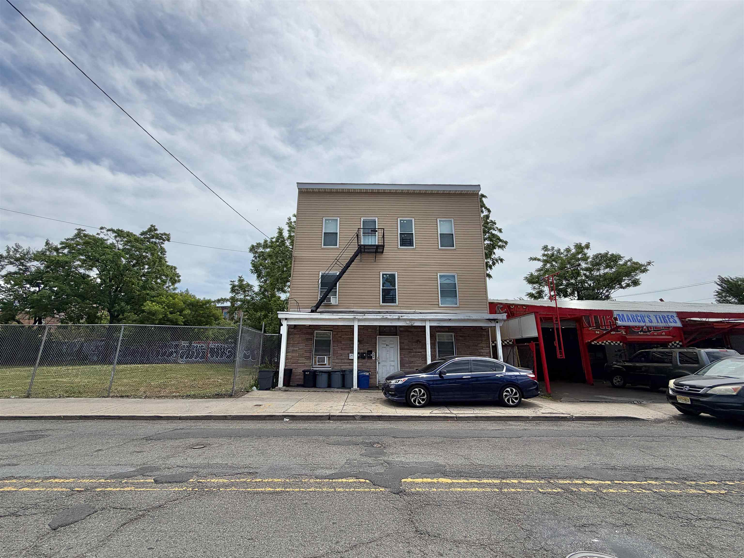 1052 Garfield Ave, Jersey City, NJ 07304 photo