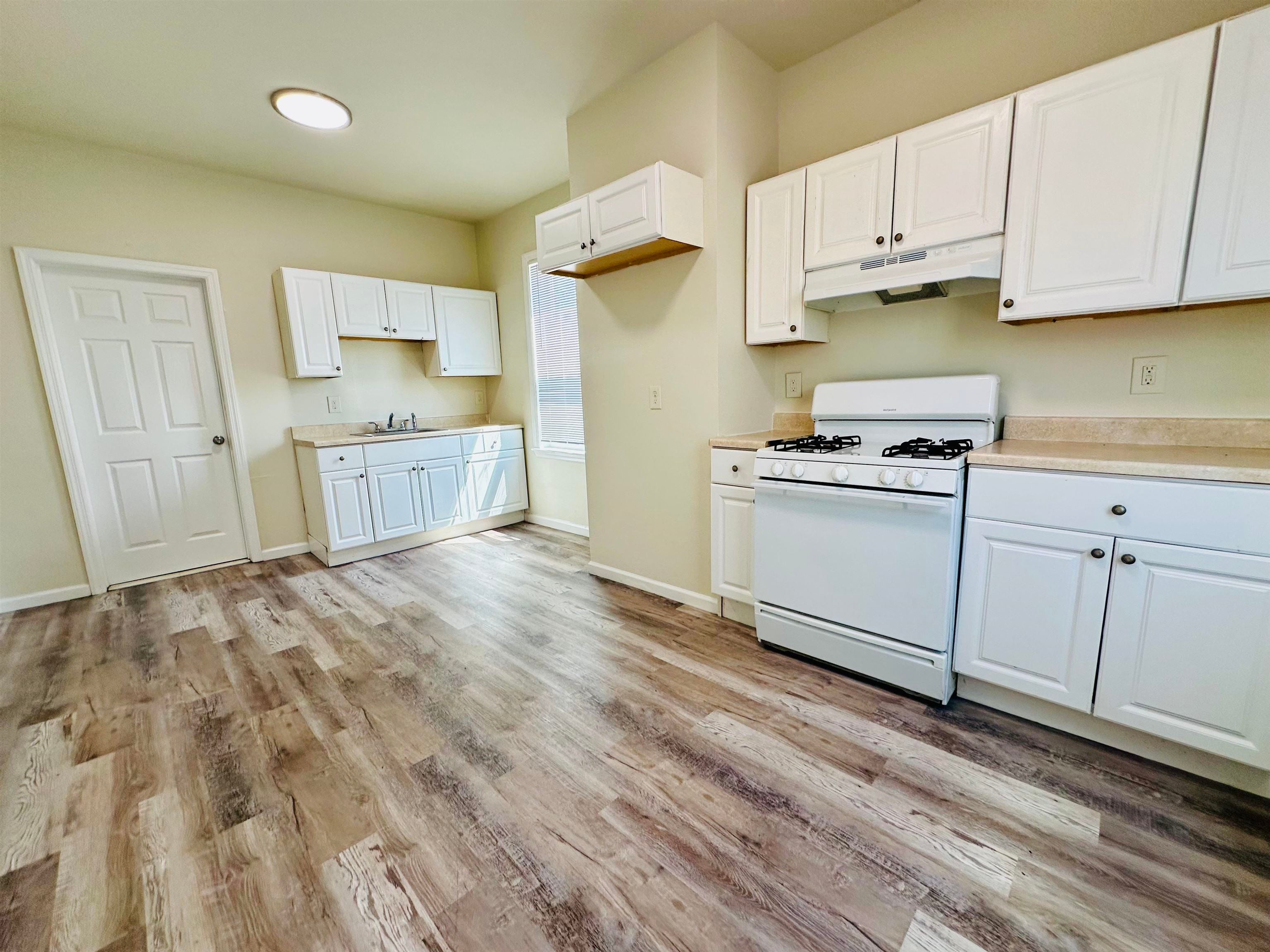 1052 Garfield Ave, Jersey City, NJ 07304 photo