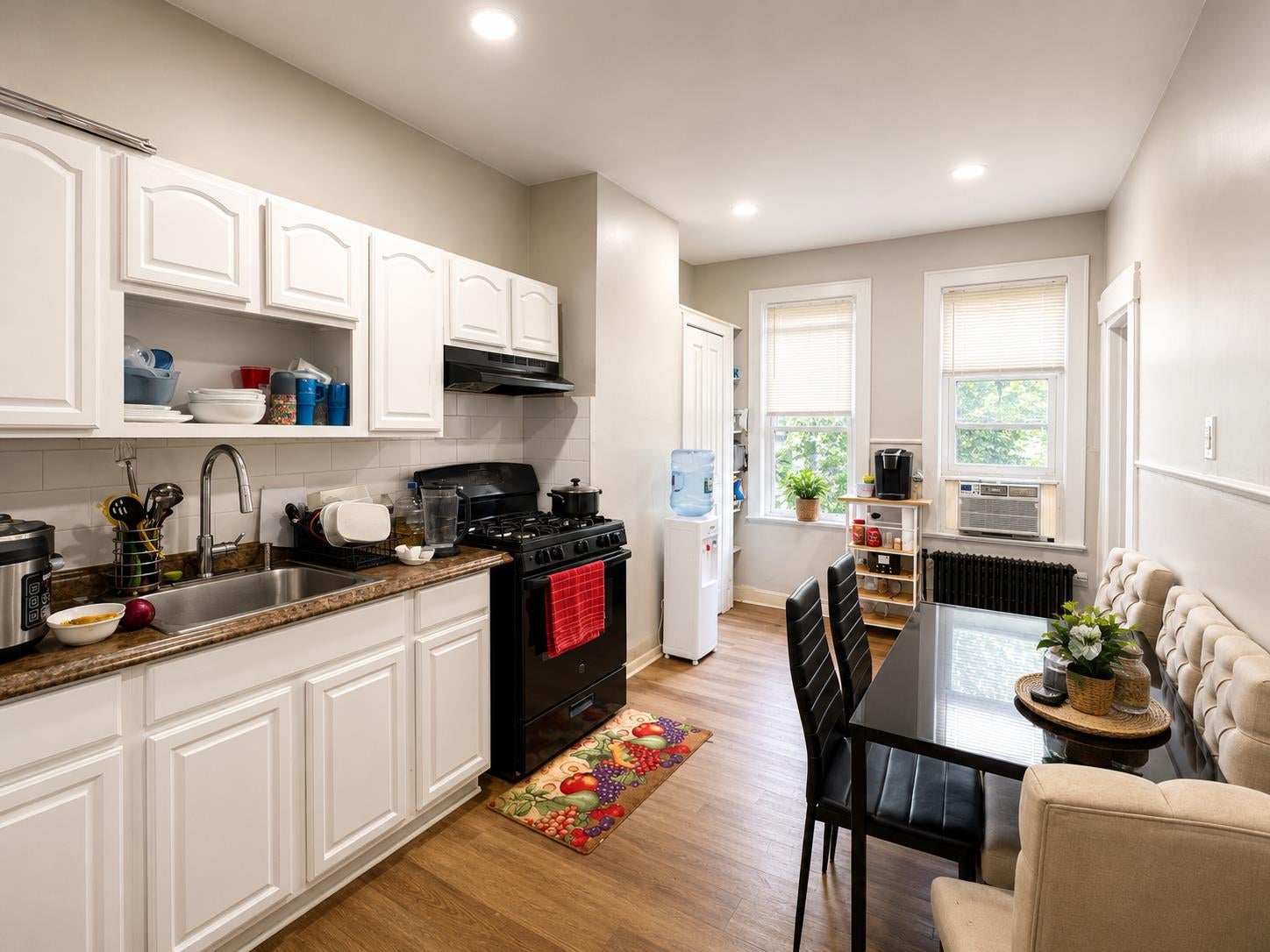 419 4th St, Union City, NJ 07087