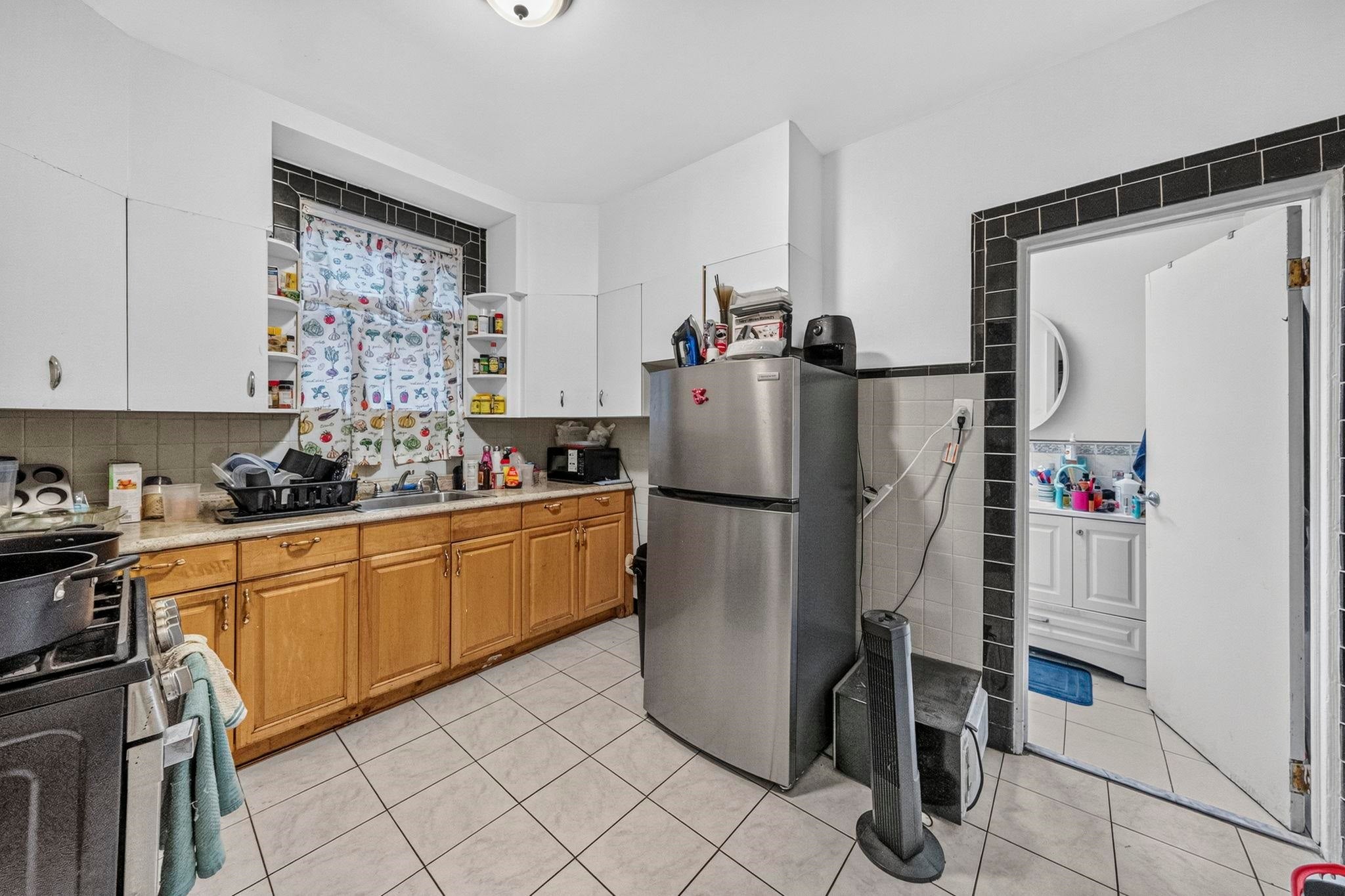 19 Linden Ct, Jersey City, NJ 07305 photo