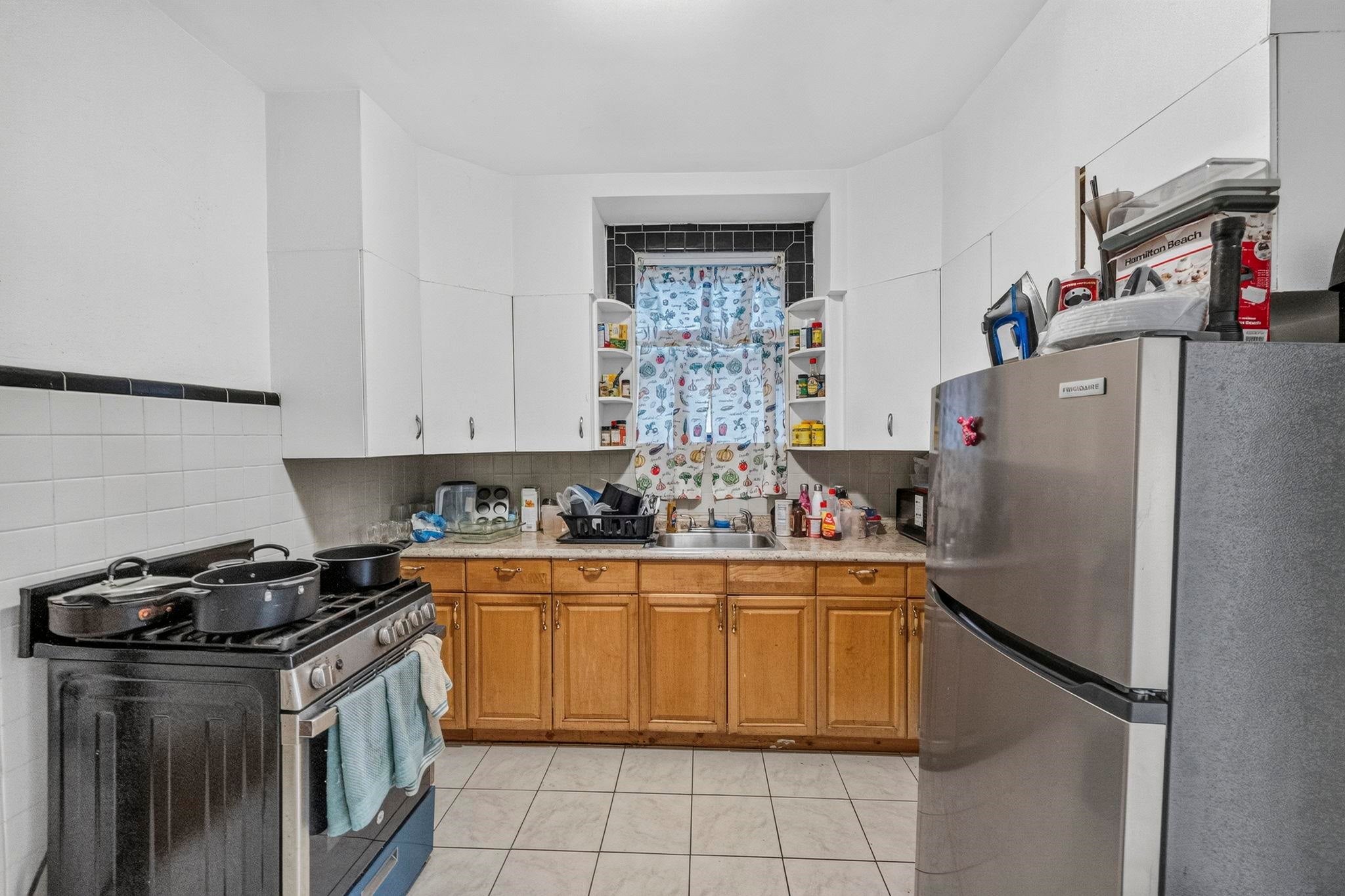 19 Linden Ct, Jersey City, NJ 07305 photo