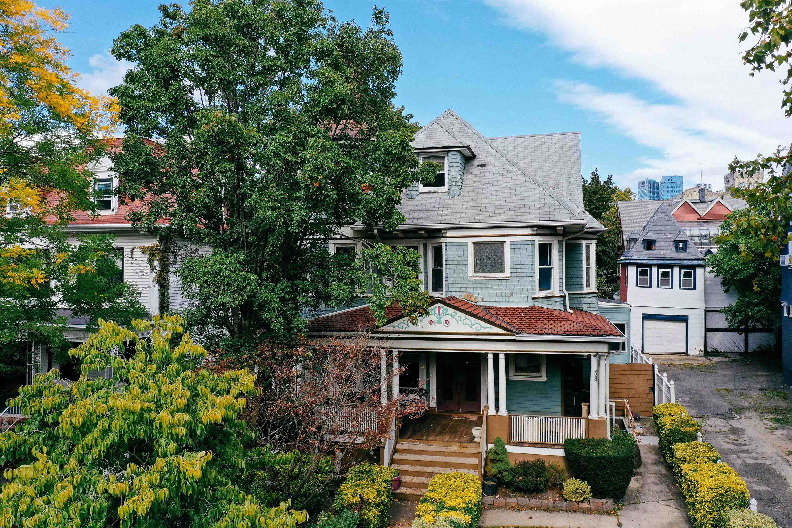 38 Bentley Ave, Jersey City, NJ 07304 photo