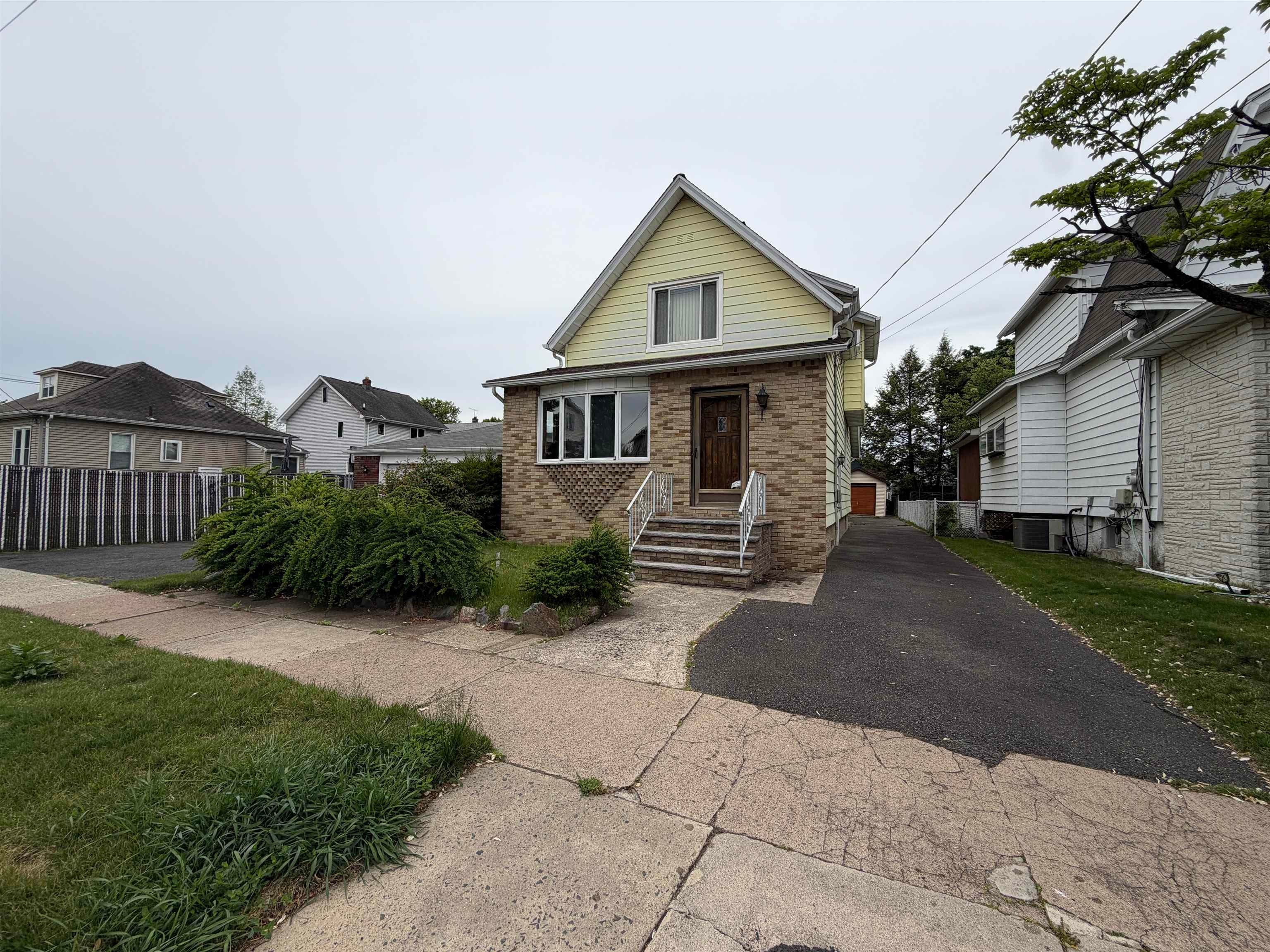337 Willow Ave, Lyndhurst, NJ 07071 photo