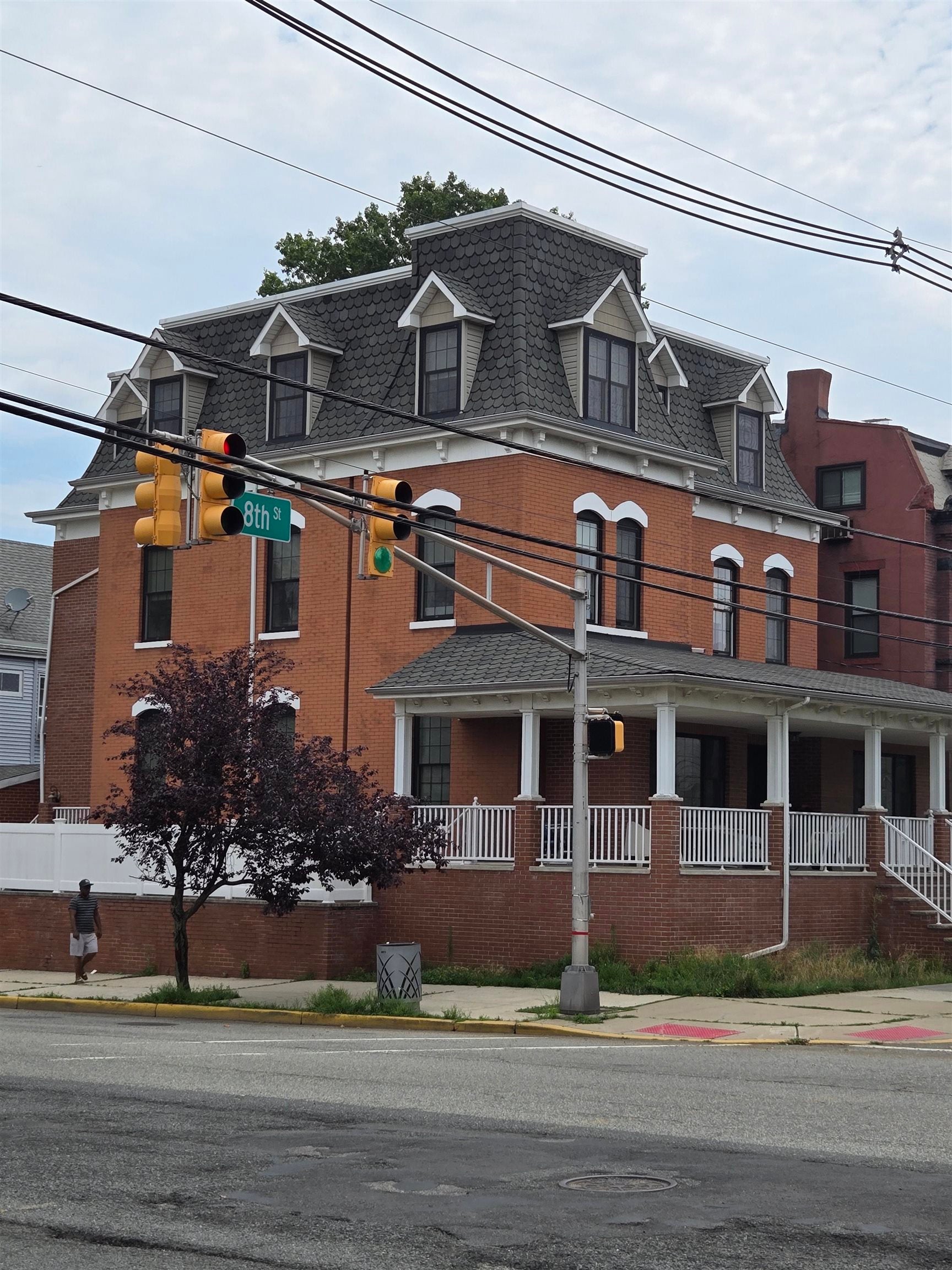 105 8th St, Bayonne, NJ 07002