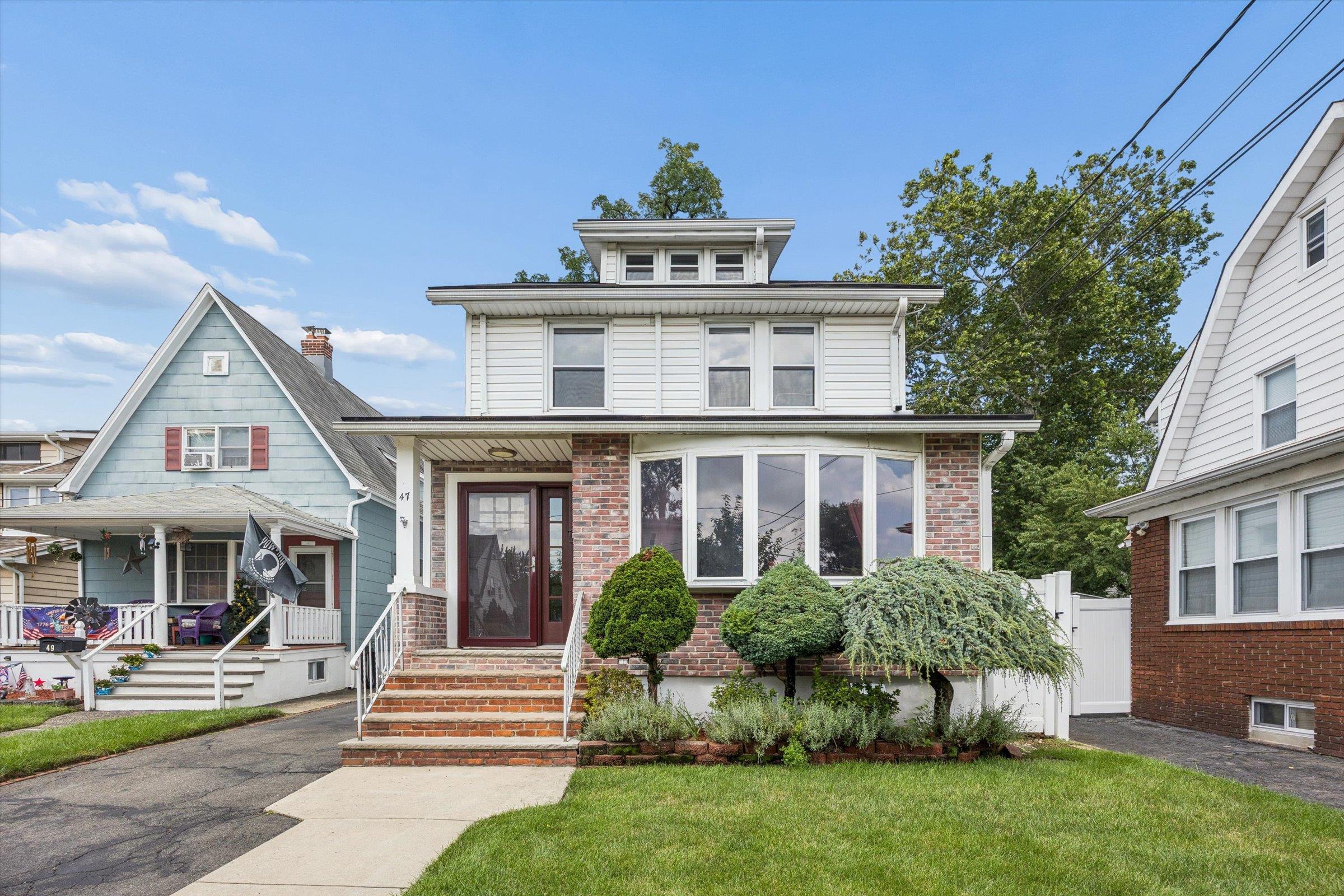 47 Kearney St, Lyndhurst, NJ 07071