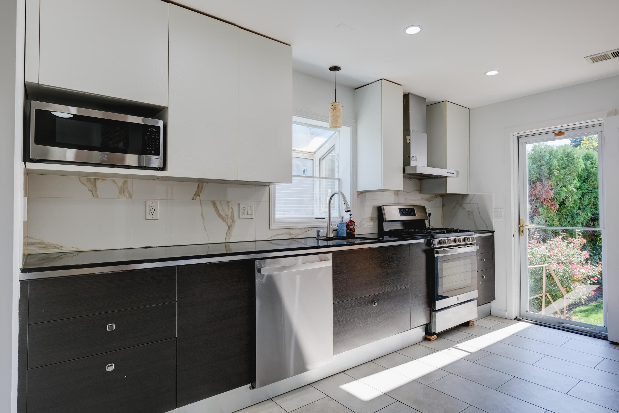 4 James Pl, Secaucus, NJ 07094 photo