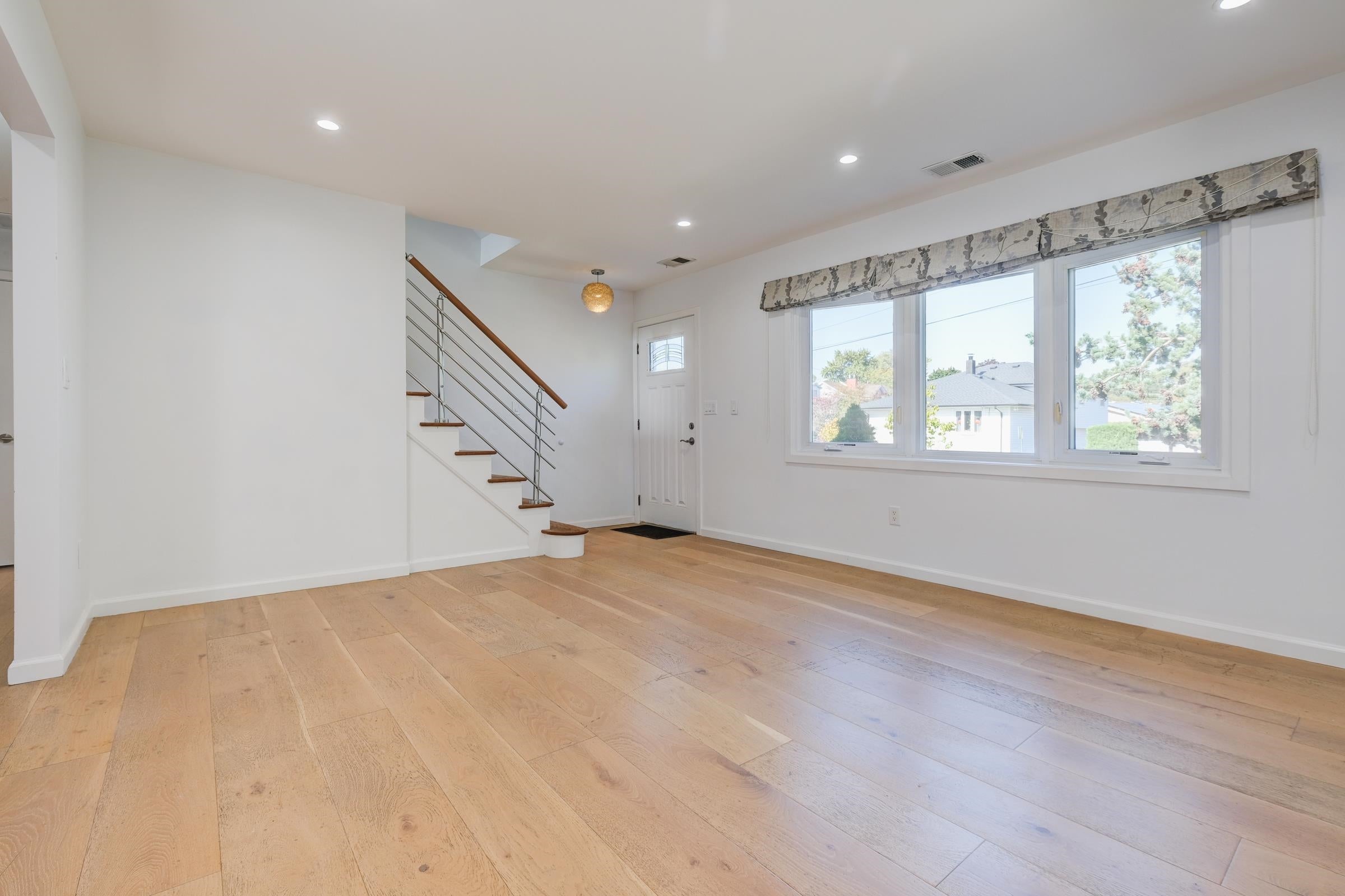 4 James Pl, Secaucus, NJ 07094 photo