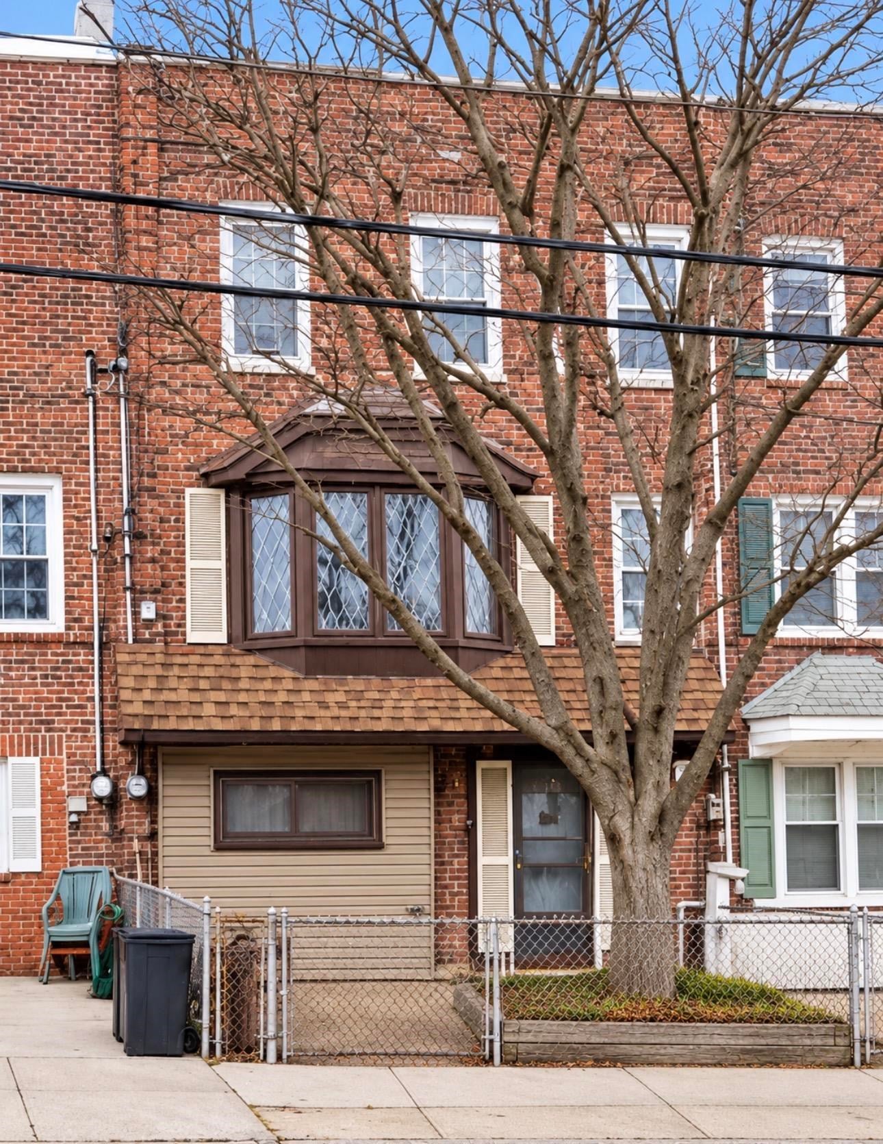 71 3rd St, Bayonne, NJ 07002