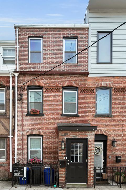 Single Family Residence in Hoboken NJ 123 Willow Terrace.jpg
