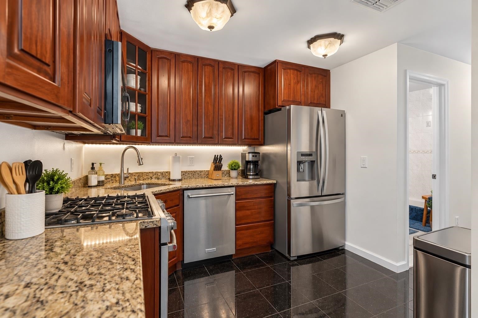 525 Avenue A, Bayonne, NJ 07002 photo