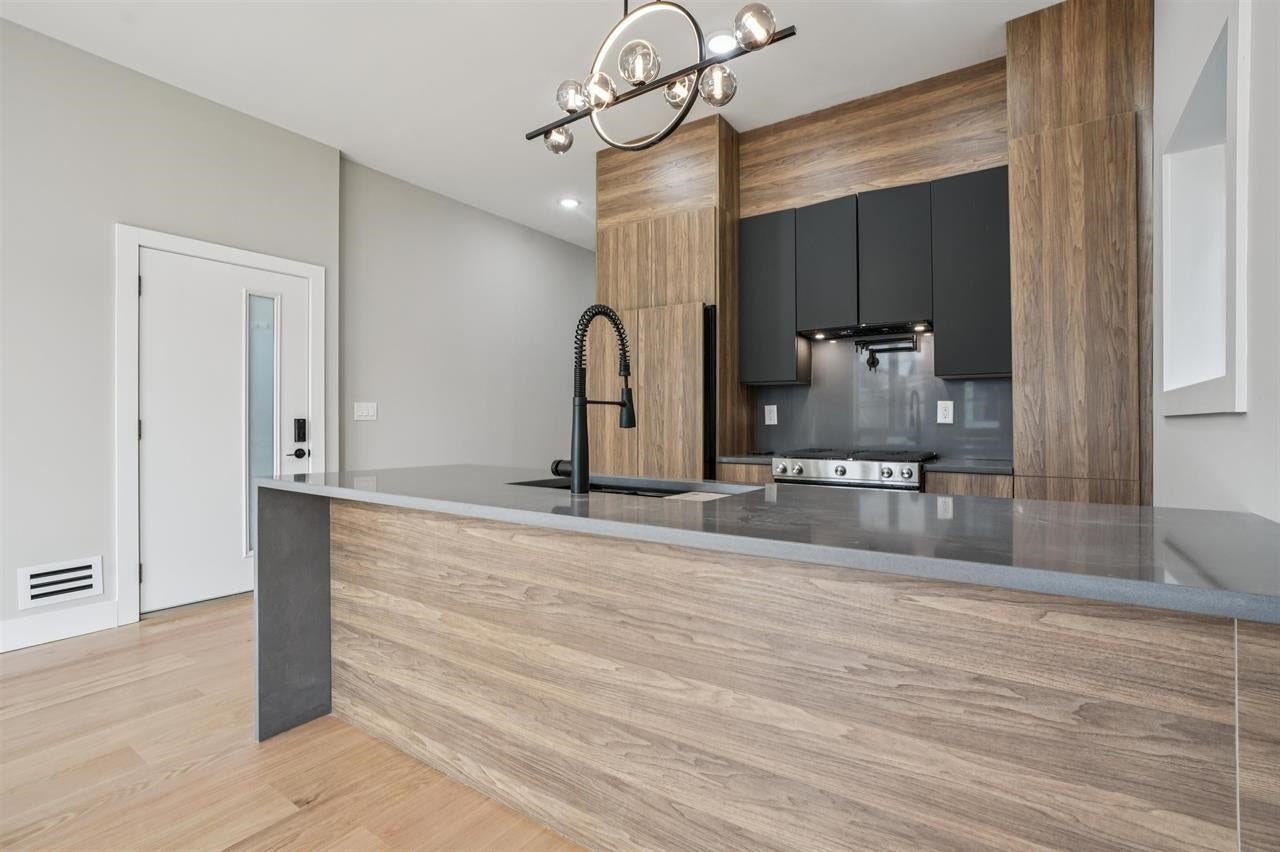 68 Thorne St, Jersey City, NJ 07307