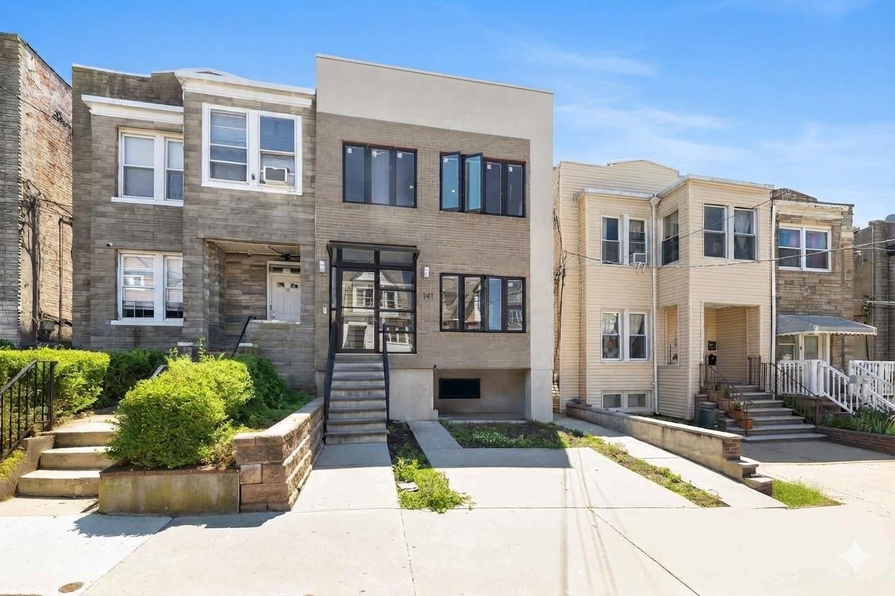 141 Beach St, Jersey City, NJ 07307