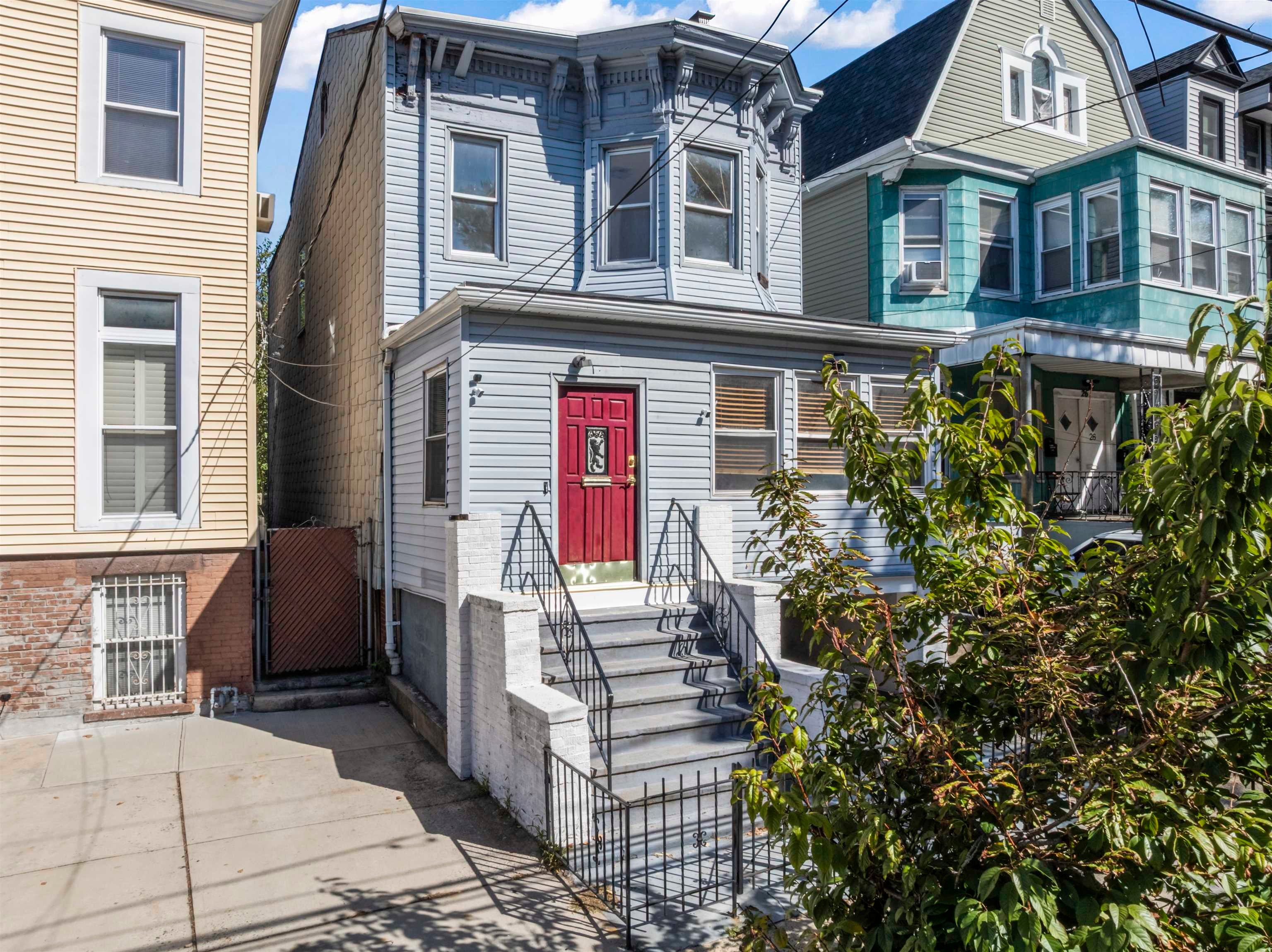 28 Belmont Ave, Jersey City, NJ 07304 photo