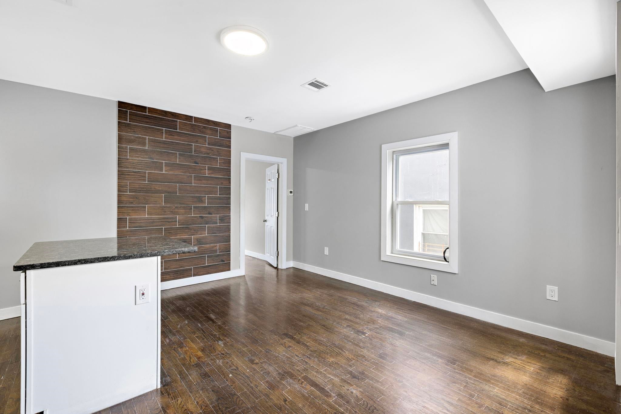 73 Brinkerhoff St, Jersey City, NJ 07304 photo