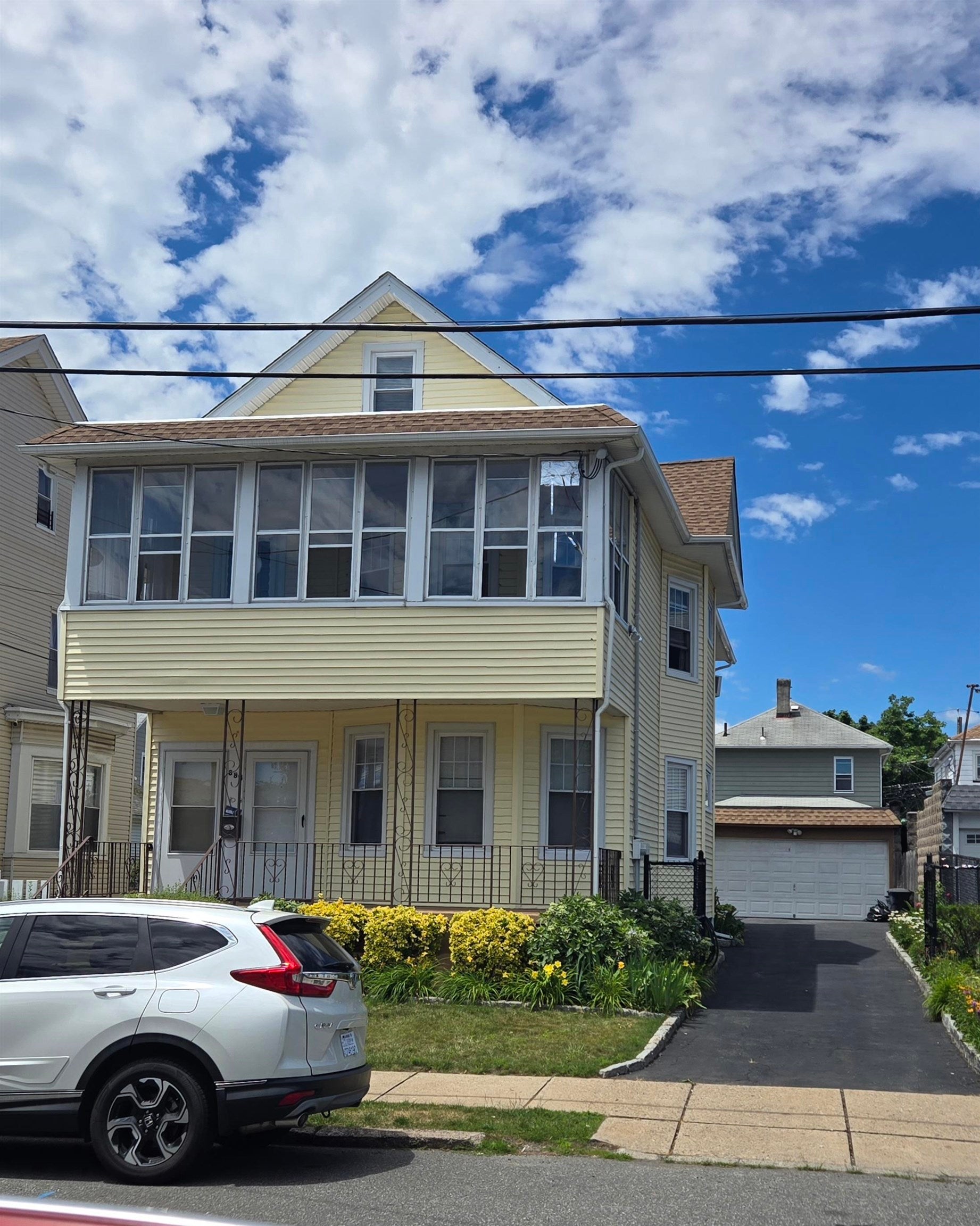 884 28th St, Paterson, NJ 07513