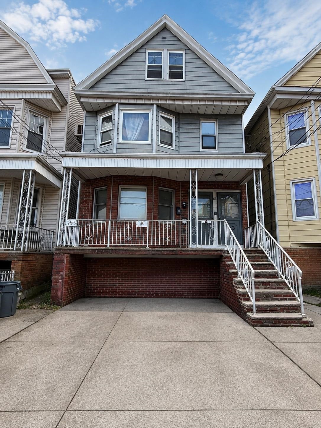 68 15th St, Bayonne, NJ 07002
