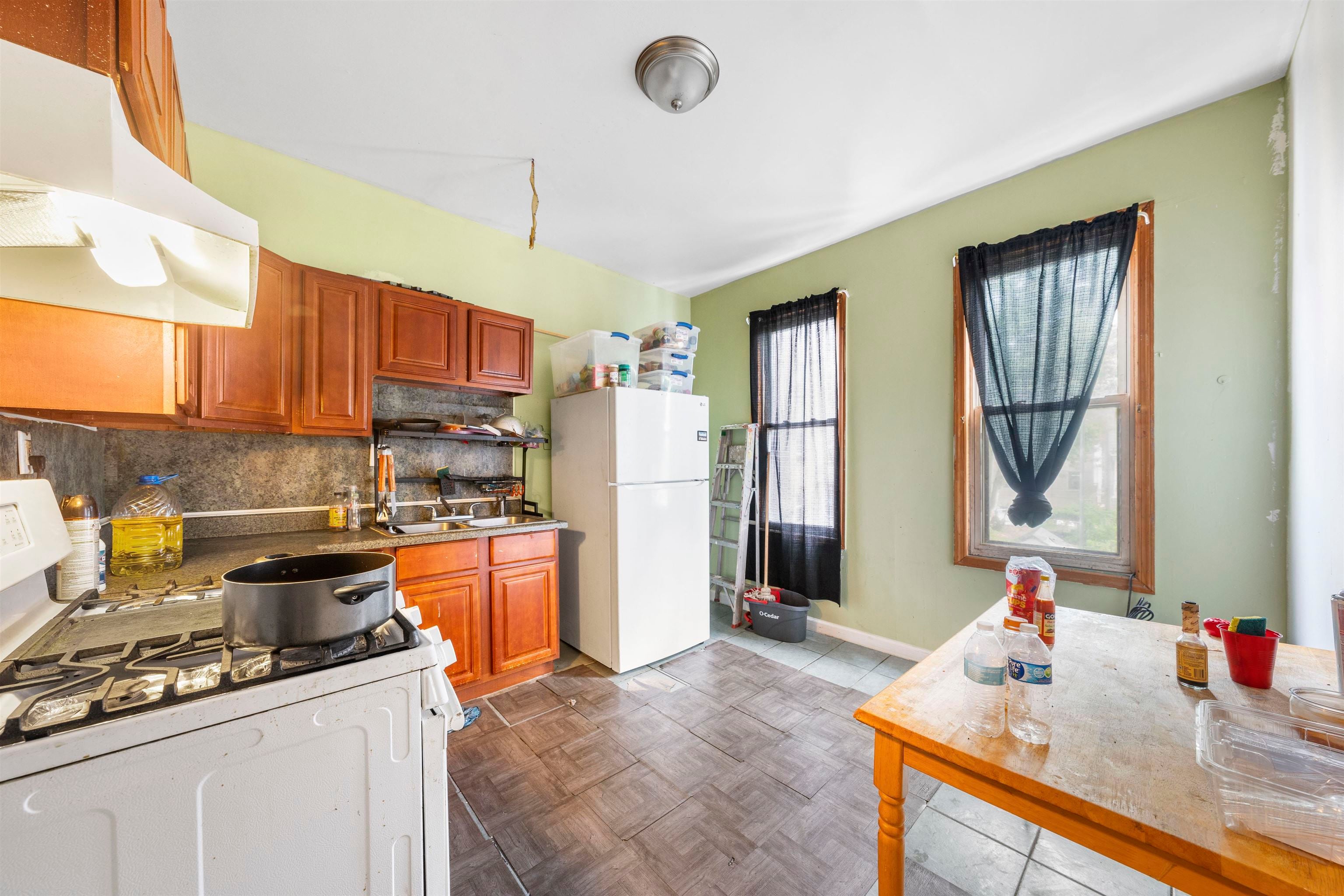 56 Wade St, Jersey City, NJ 07305 photo