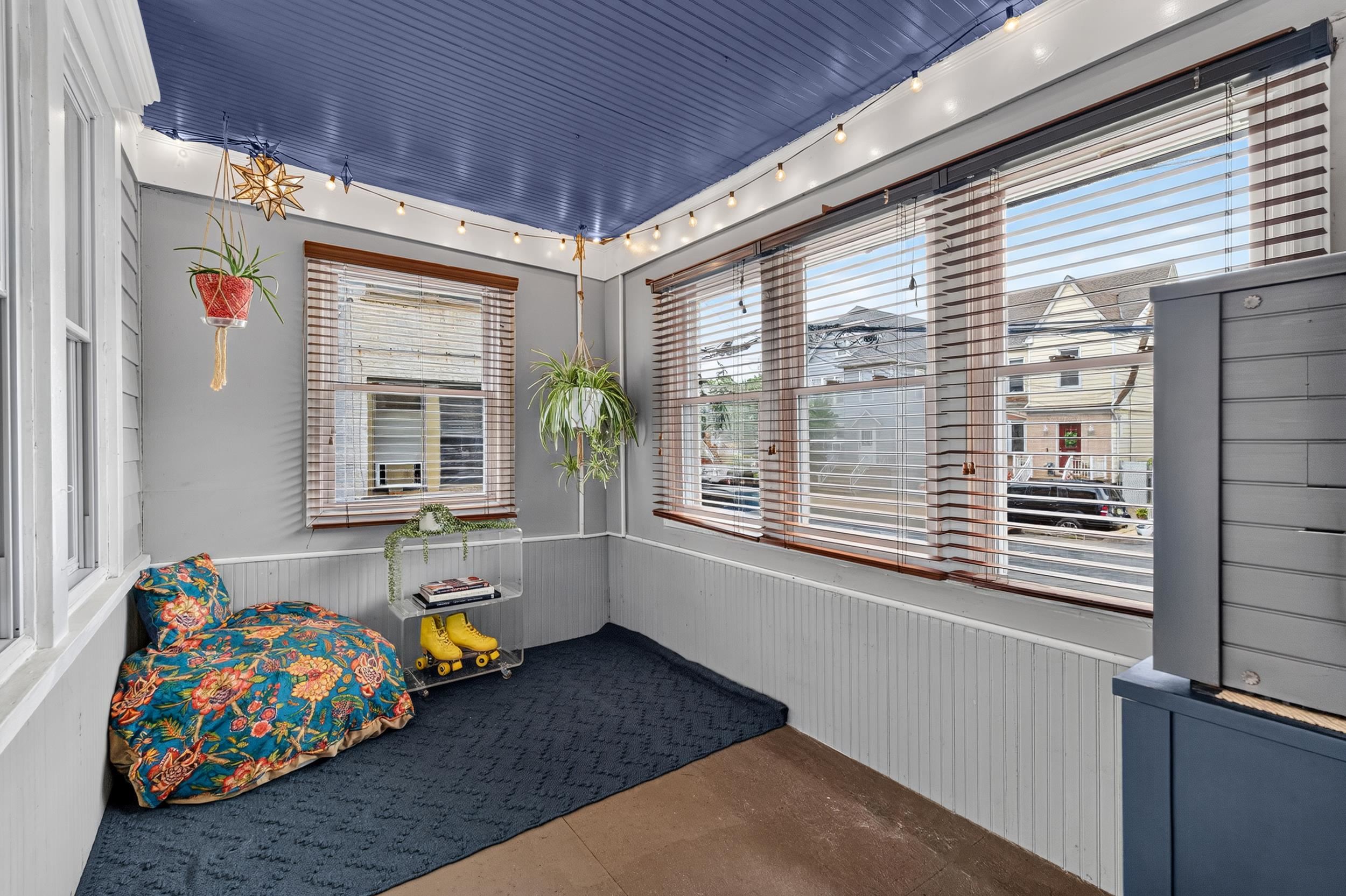 9 Lincoln Pkwy, Bayonne, NJ 07002 photo