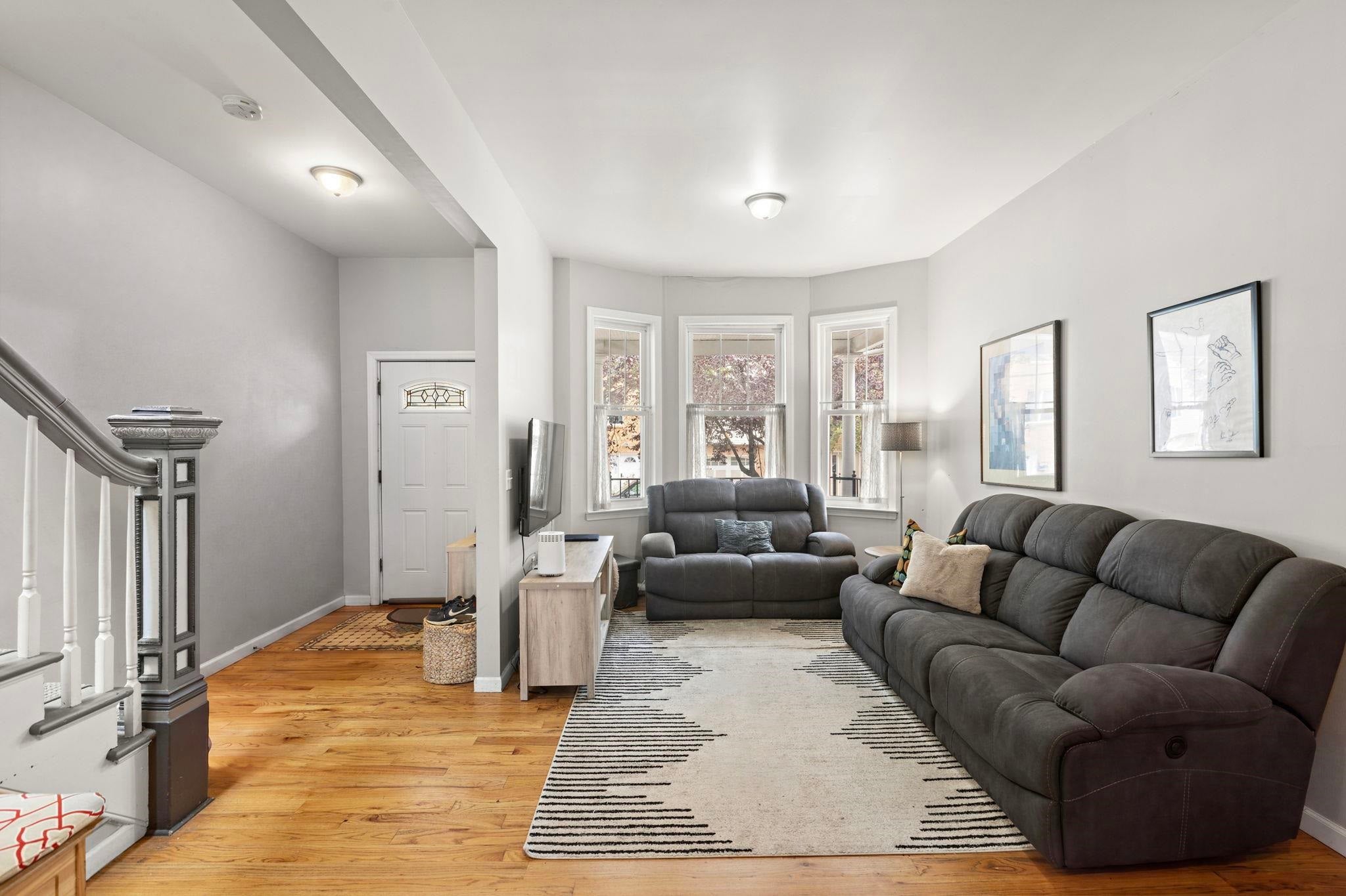 349 Ogden Ave, Jersey City, NJ 07307 photo