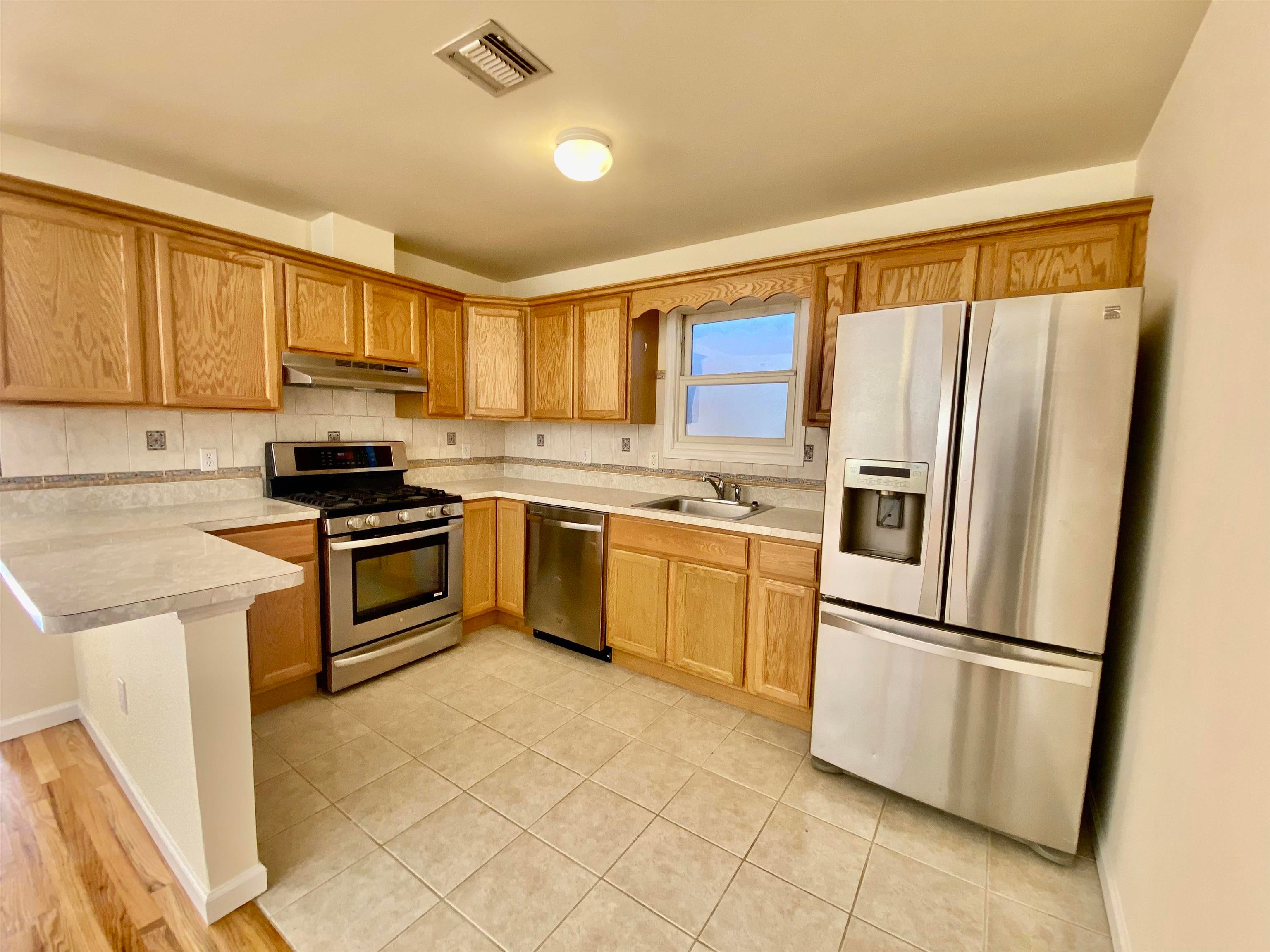 217 New York Ave, Jersey City, NJ 07307 photo
