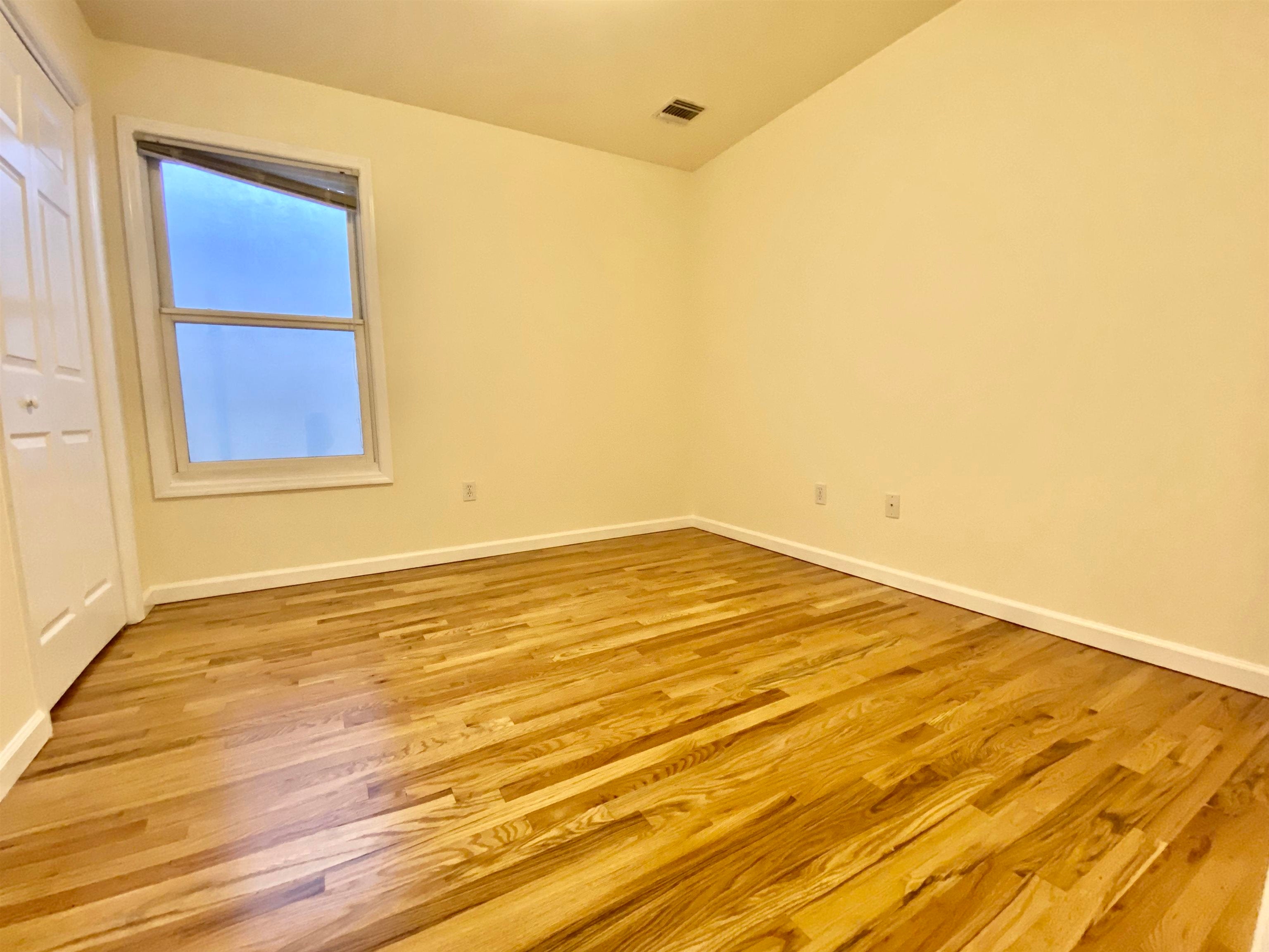 217 New York Ave, Jersey City, NJ 07307 photo