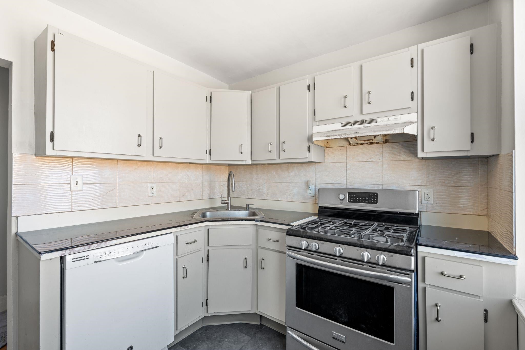 144 Bergen Rd #D 2, Jersey City, NJ 07305 photo