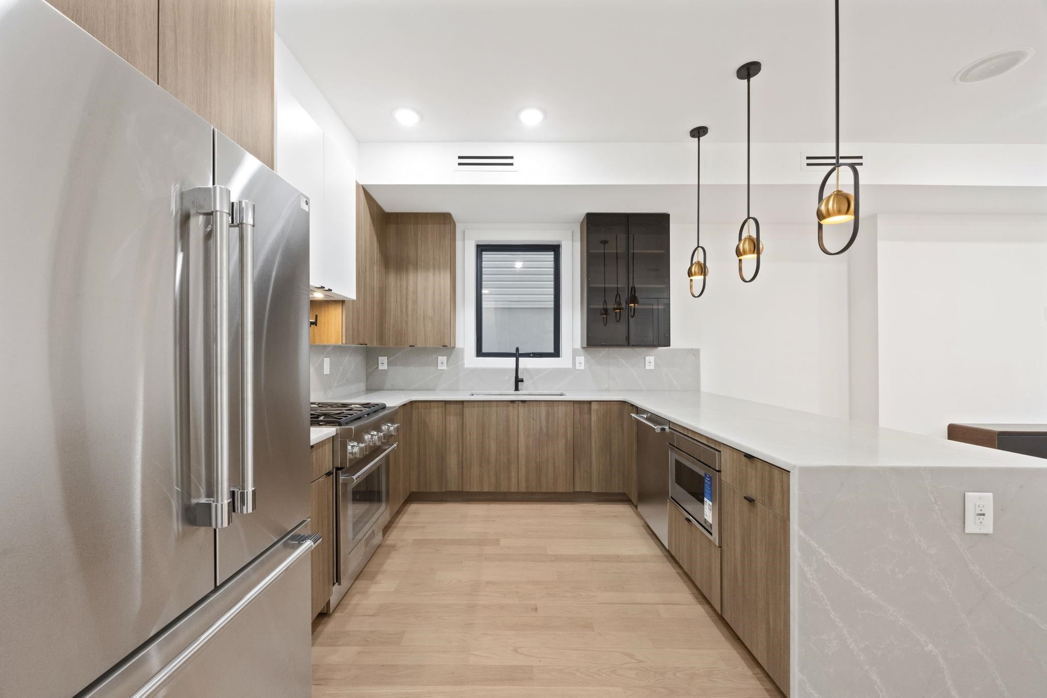 33 Graham St, Jersey City, NJ 07307
