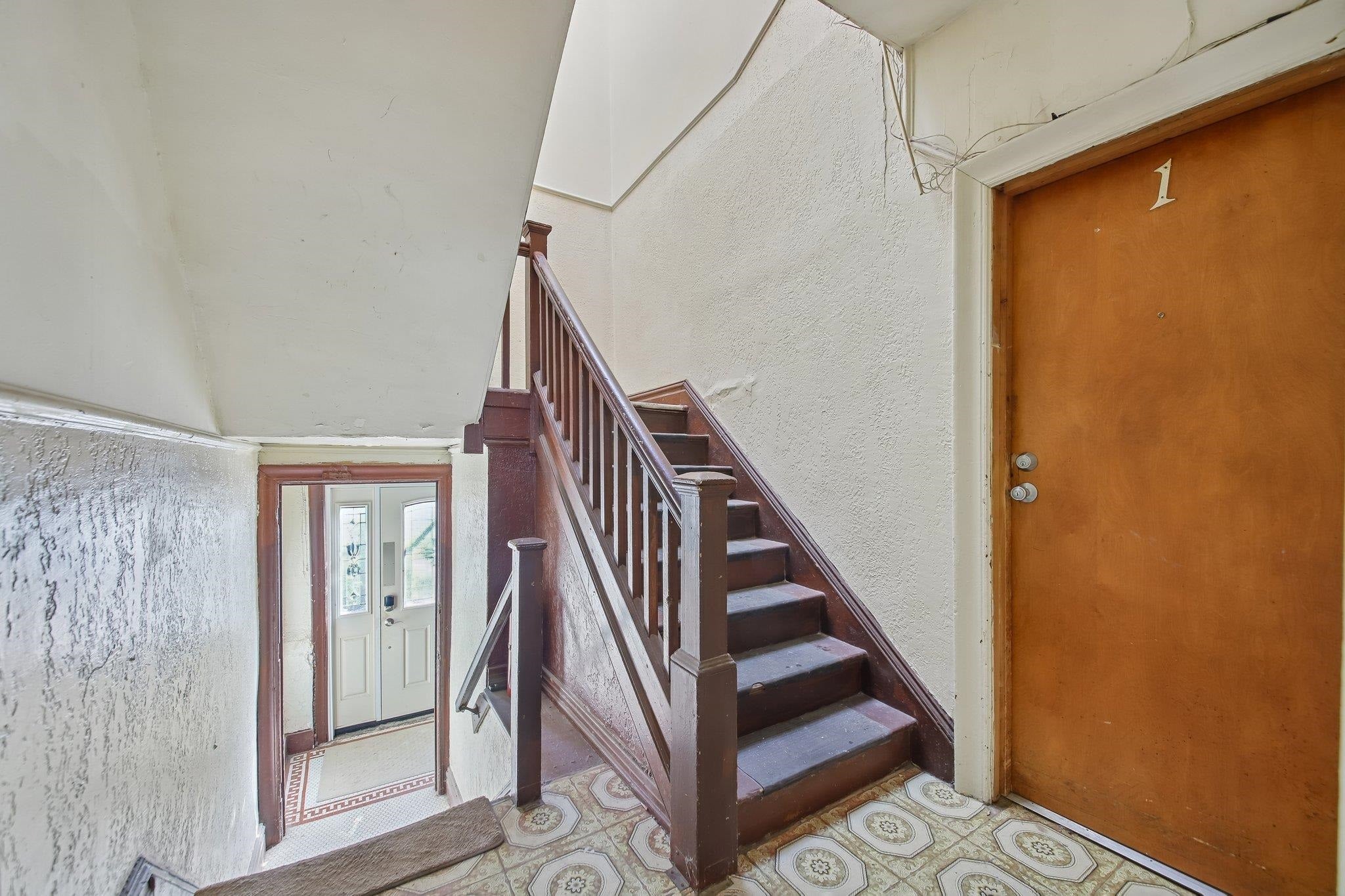 17 Myrtle Ave, Jersey City, NJ 07305 photo