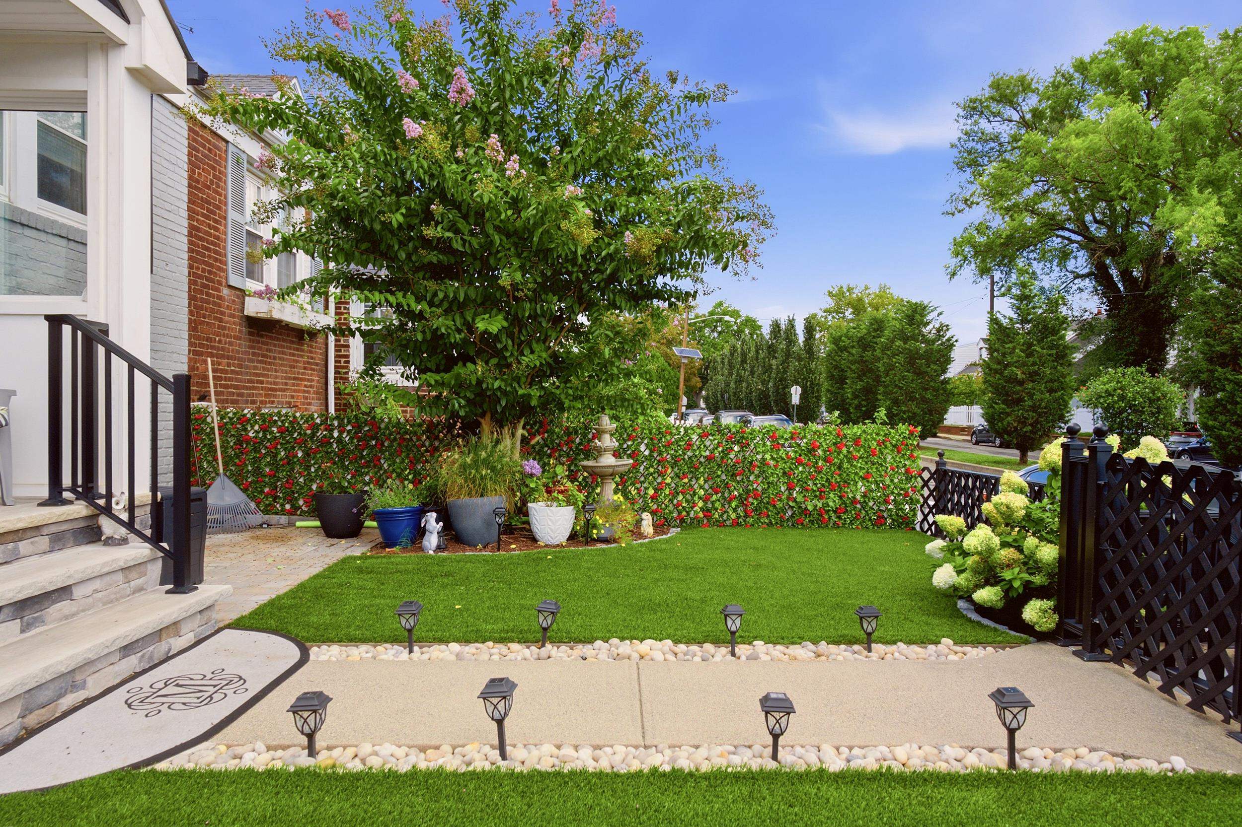 29 Parkside Ln, Bayonne, NJ 07002 photo