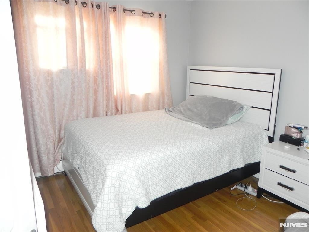 26 Marshall Ave, Little Ferry, NJ 07643 photo