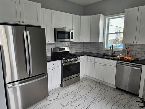 Duplex in Jersey City, Greenville NJ 10 Wilkinson Ave 14.jpg