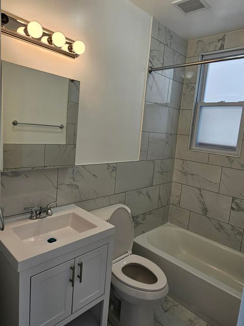 Duplex in Jersey City, Greenville NJ 10 Wilkinson Ave 6.jpg