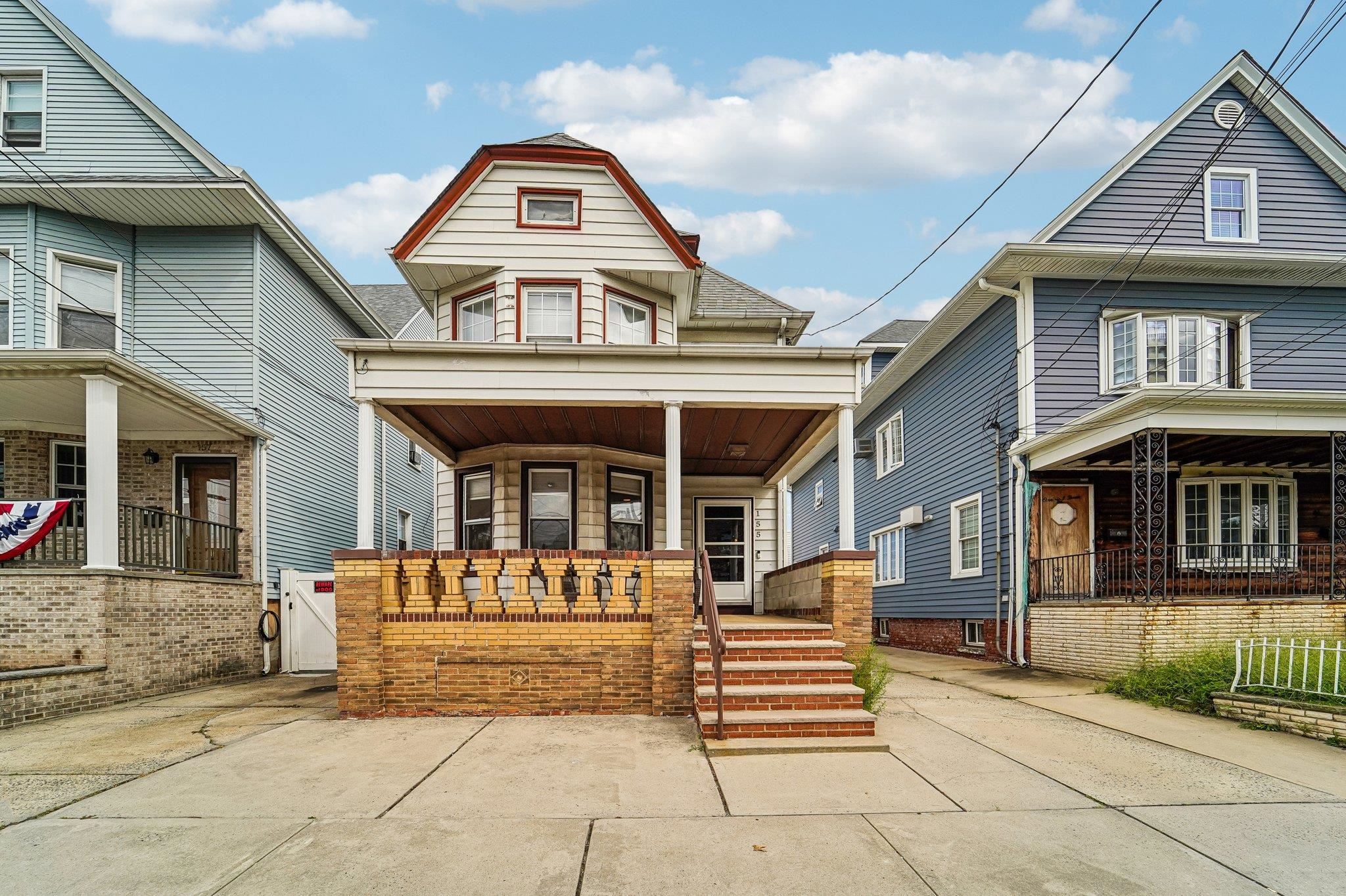 155 3rd St, Bayonne, NJ 07002