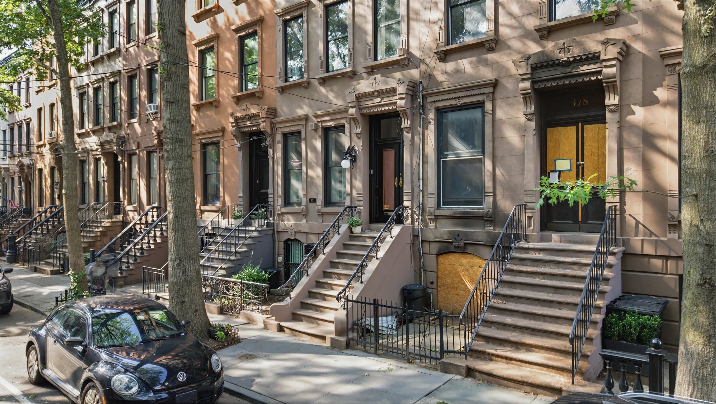 318 York St, Jersey City, NJ 07302 photo