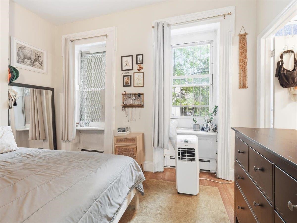 263 Grove St, Jersey City, NJ 07302 photo