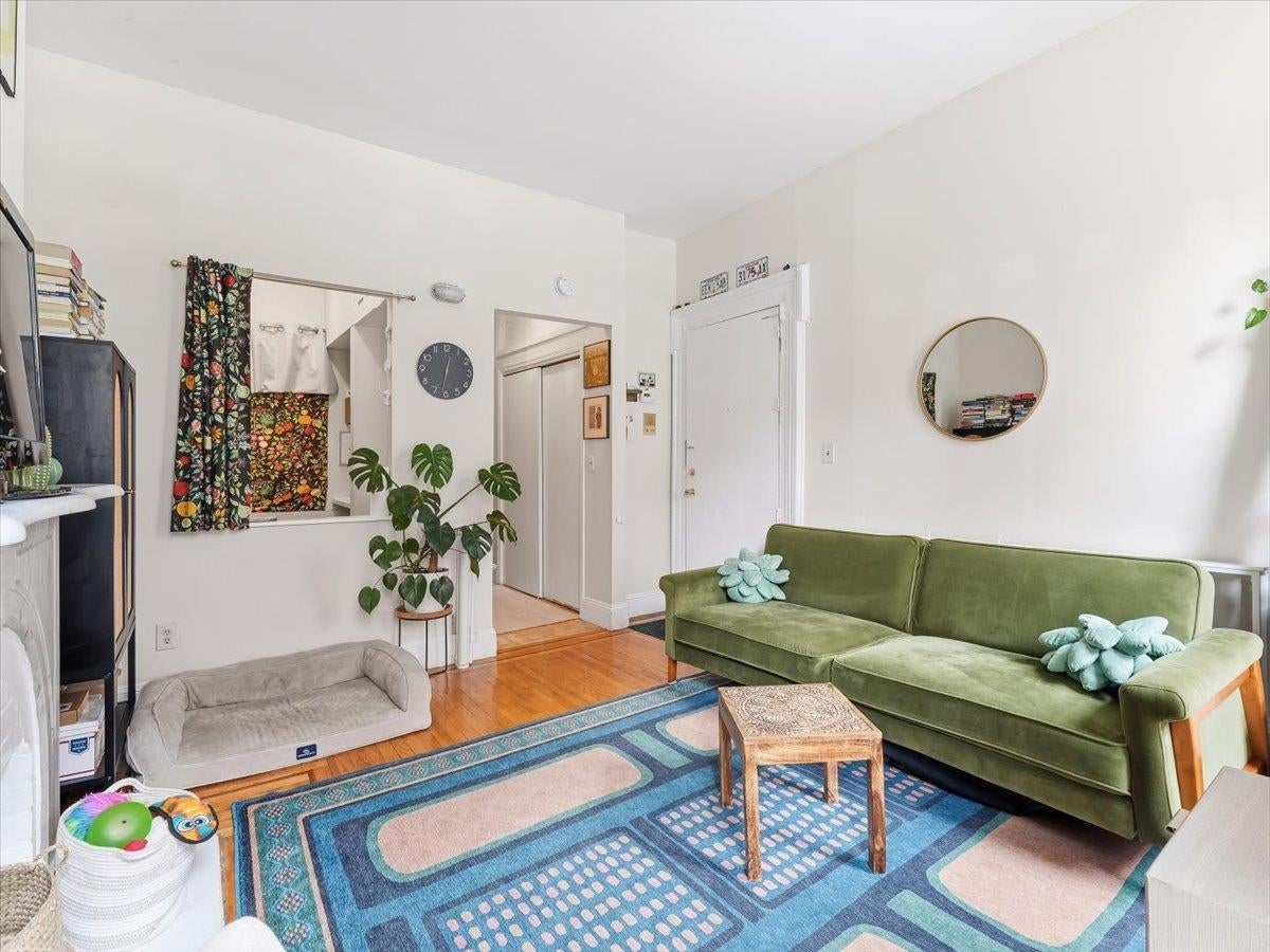 263 Grove St, Jersey City, NJ 07302 photo