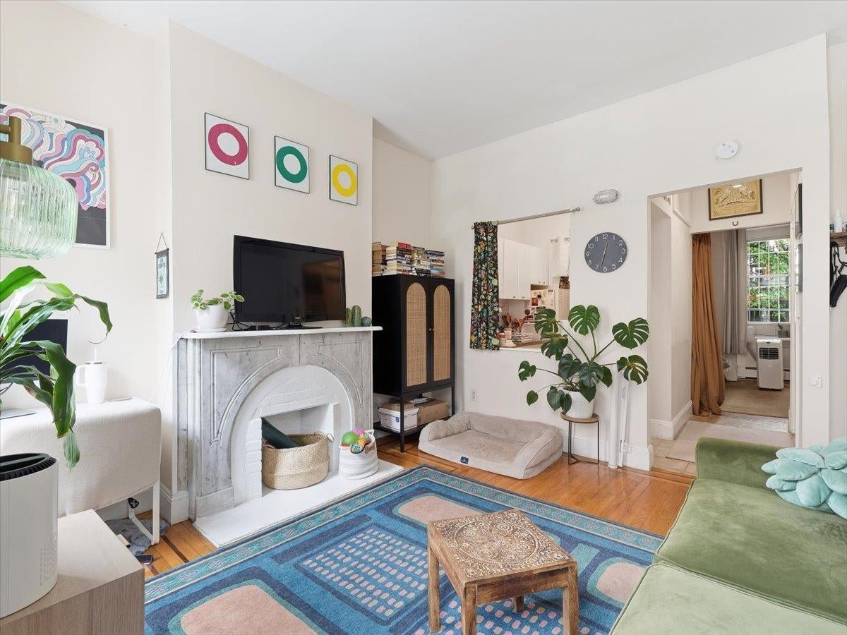 263 Grove St, Jersey City, NJ 07302 photo