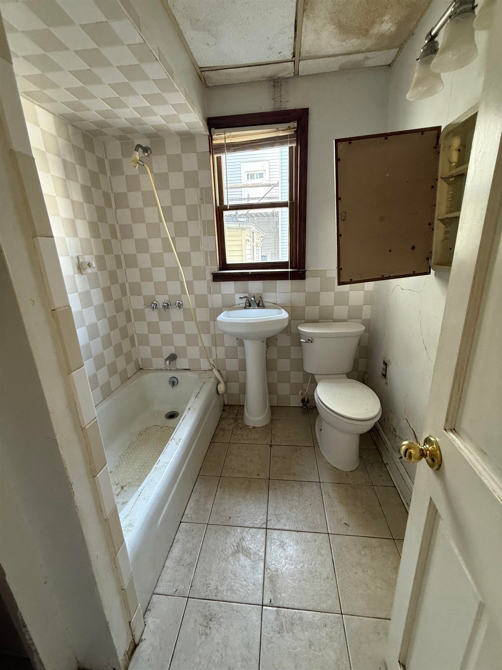 77 Kennedy Blvd, Bayonne, NJ 07002 photo