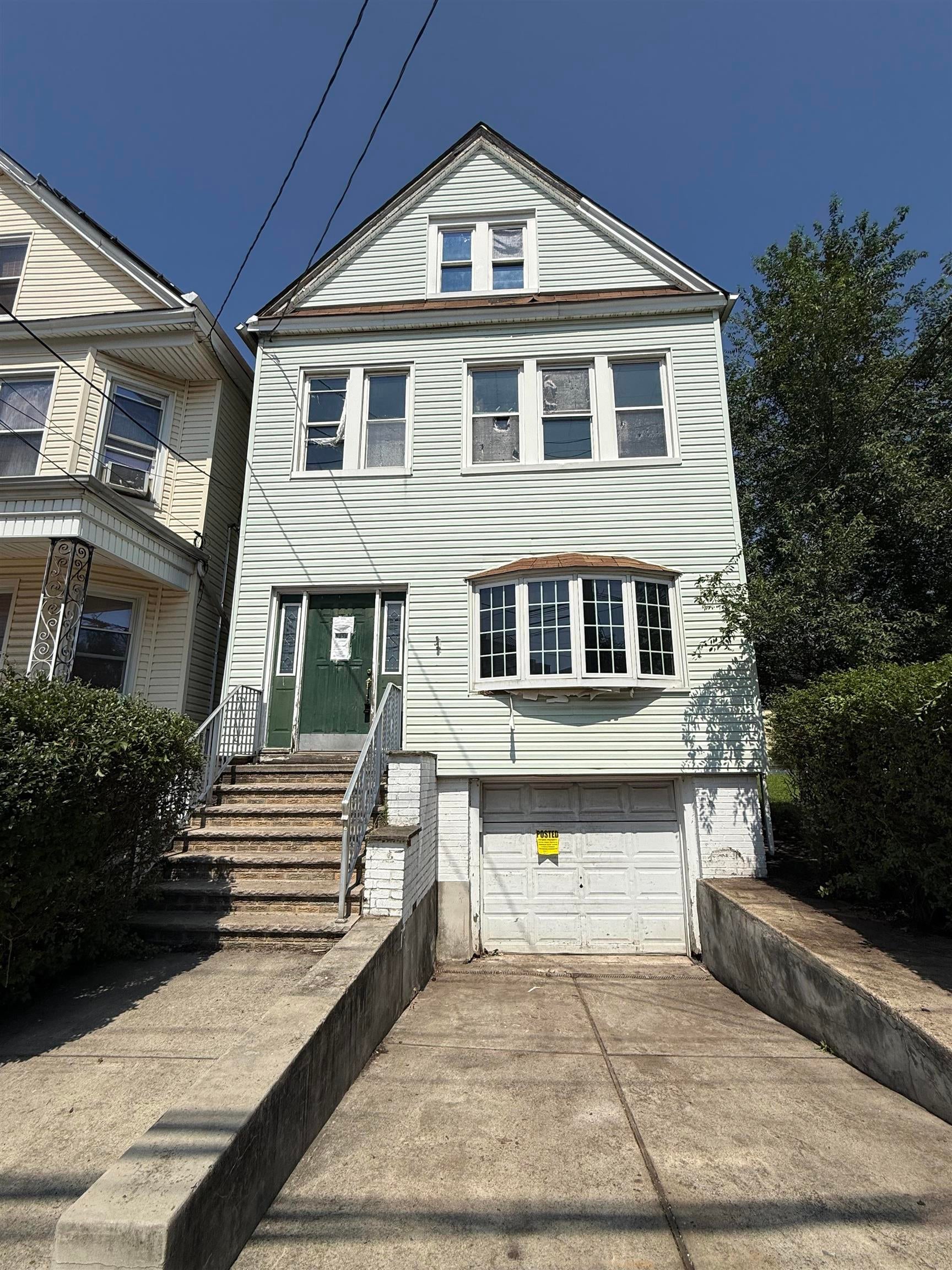 77 Kennedy Blvd, Bayonne, NJ 07002