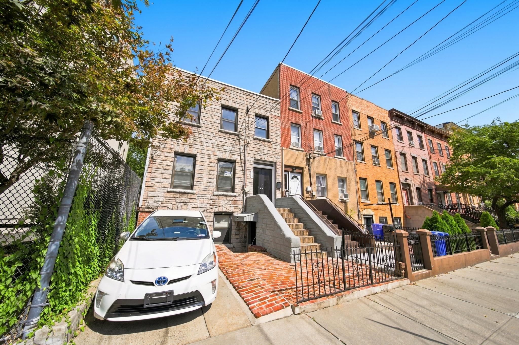 218 5th St, Jersey City, NJ 07302 photo