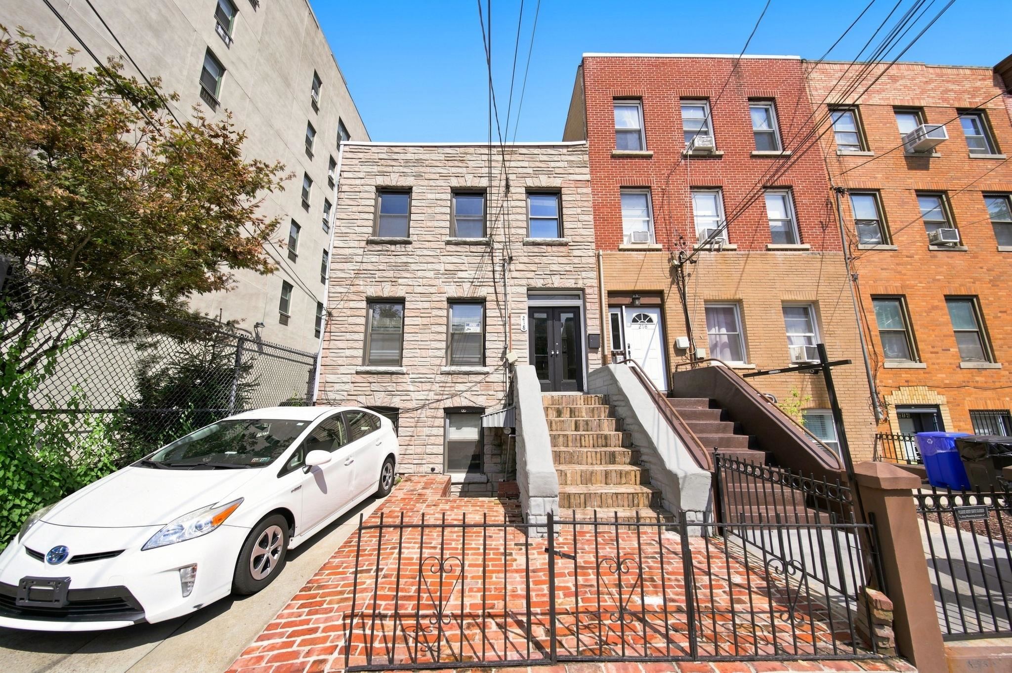 218 5th St, Jersey City, NJ 07302 photo