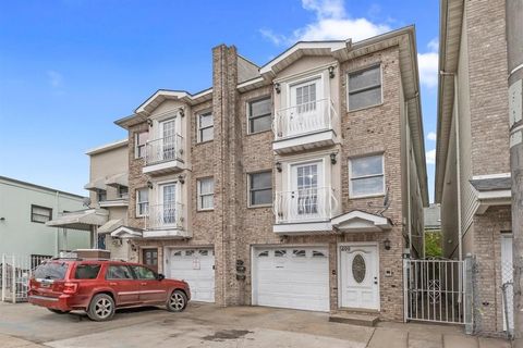 Duplex in Jersey City, Greenville NJ 499 Ocean Ave.jpg