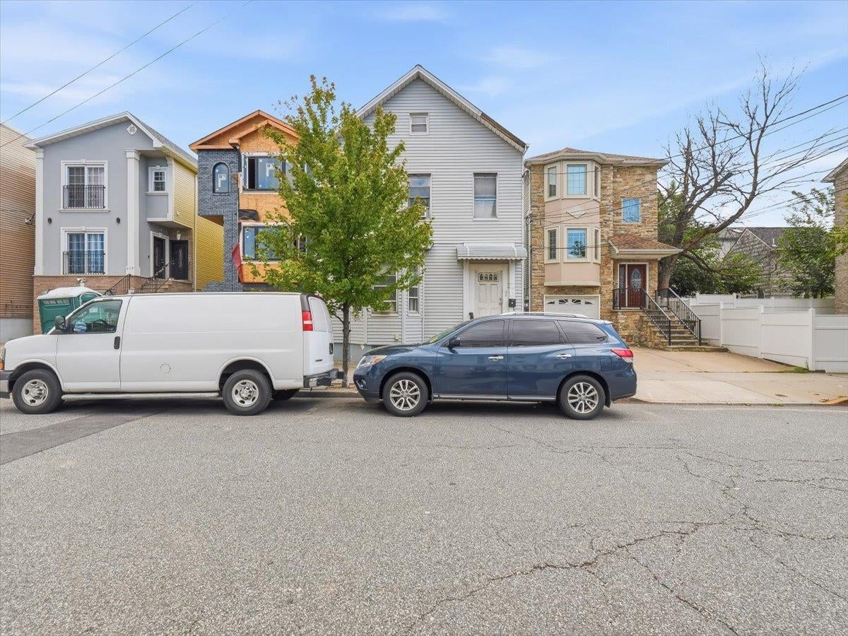 311 Warren St, Harrison, NJ 07029