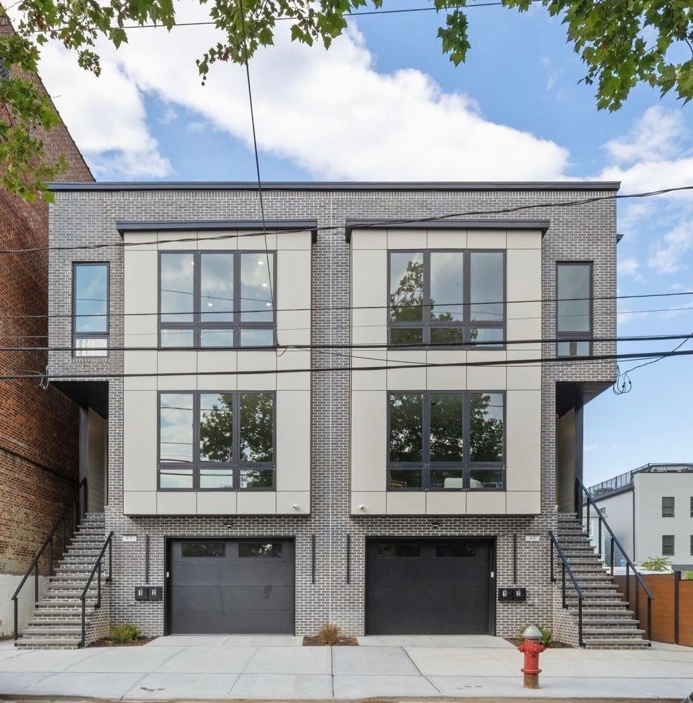 42 Waverly St, Jersey City, NJ 07306