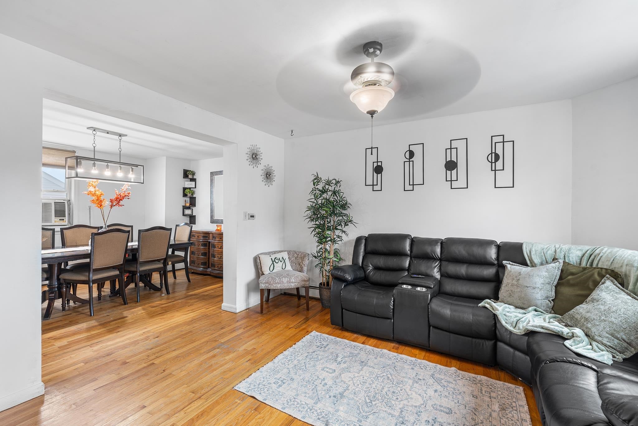 656 Devon St, Kearny, NJ 07032 photo