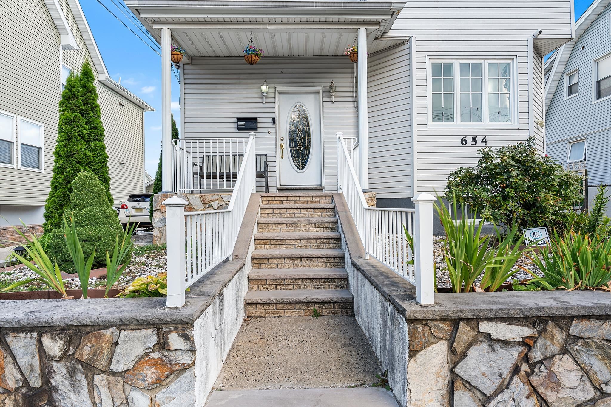 656 Devon St, Kearny, NJ 07032 photo