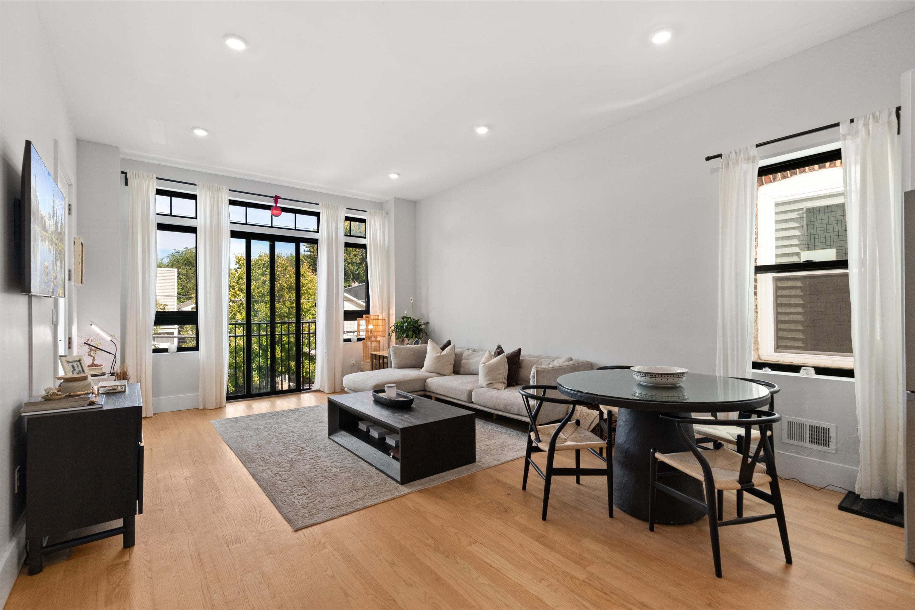107 Orient Ave, Jersey City, NJ 07305 photo
