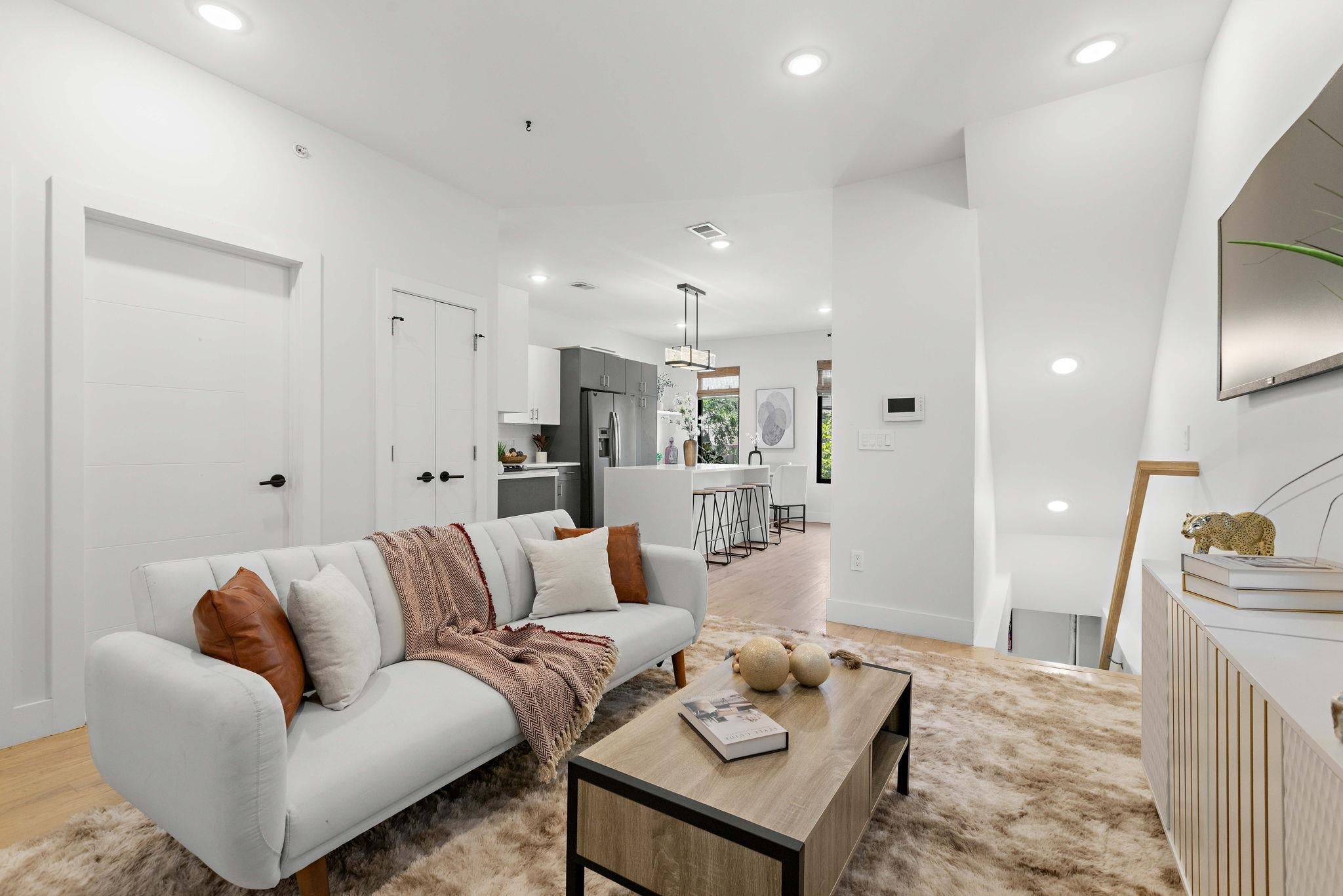20 Jewett Ave #1, Jersey City, NJ 07304 photo