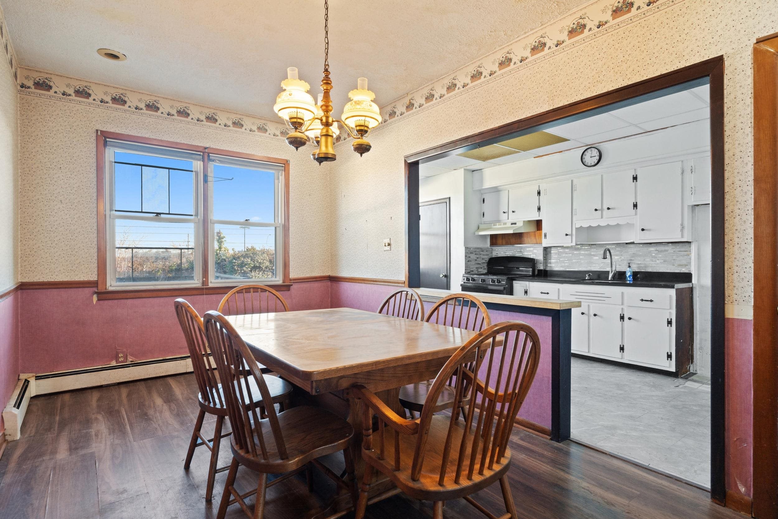 526 Avenue E, Bayonne, NJ 07002 photo