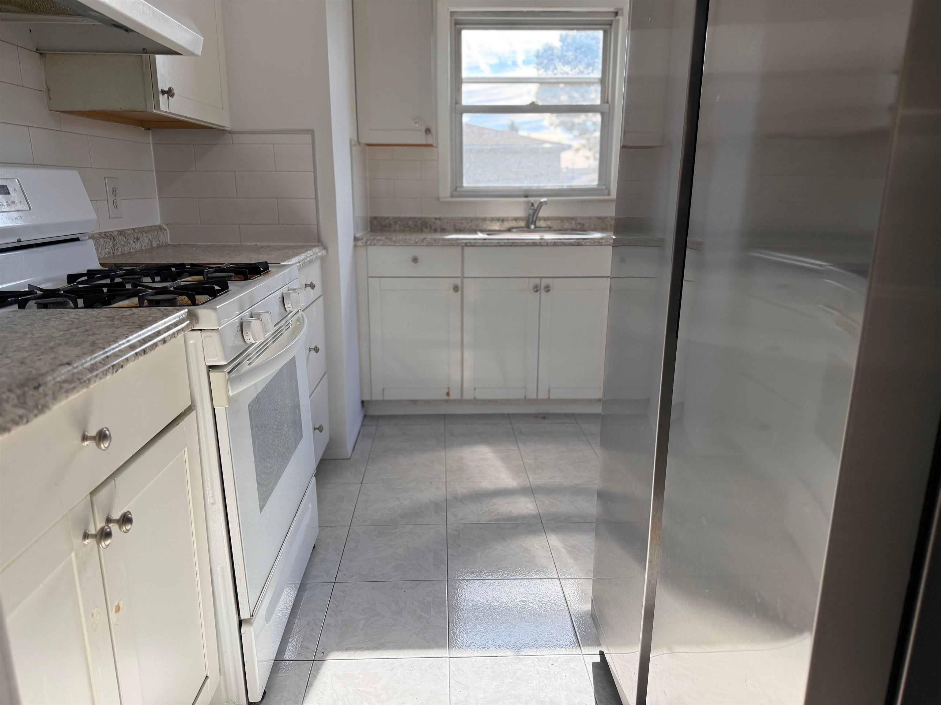 214 Avenue F, Bayonne, NJ 07002 photo